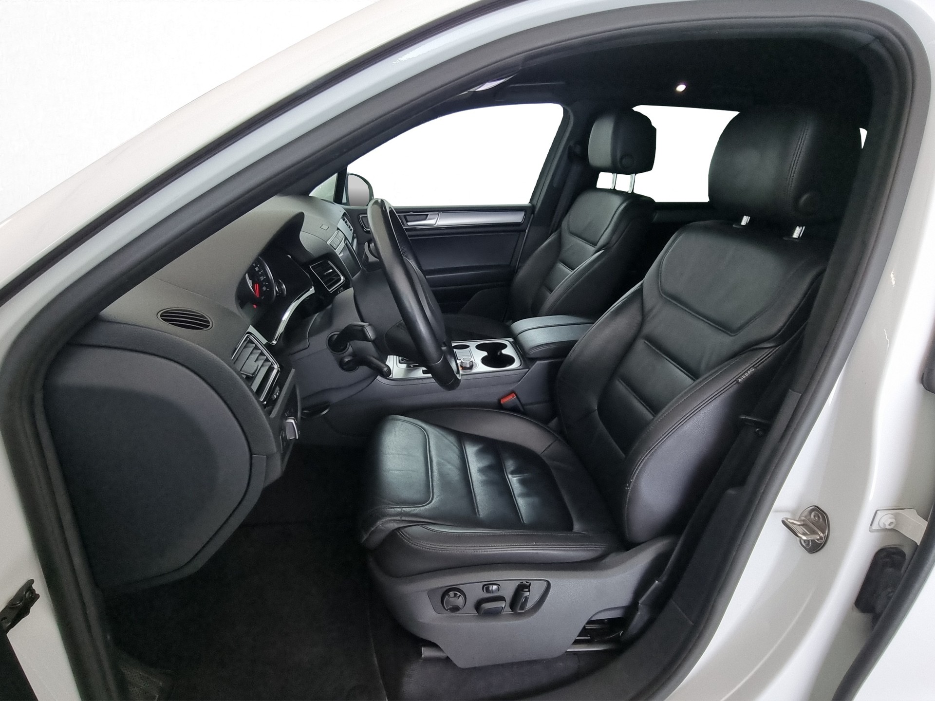 VW Touareg 3.0 V6 TDI 262 BlueMT-image-5