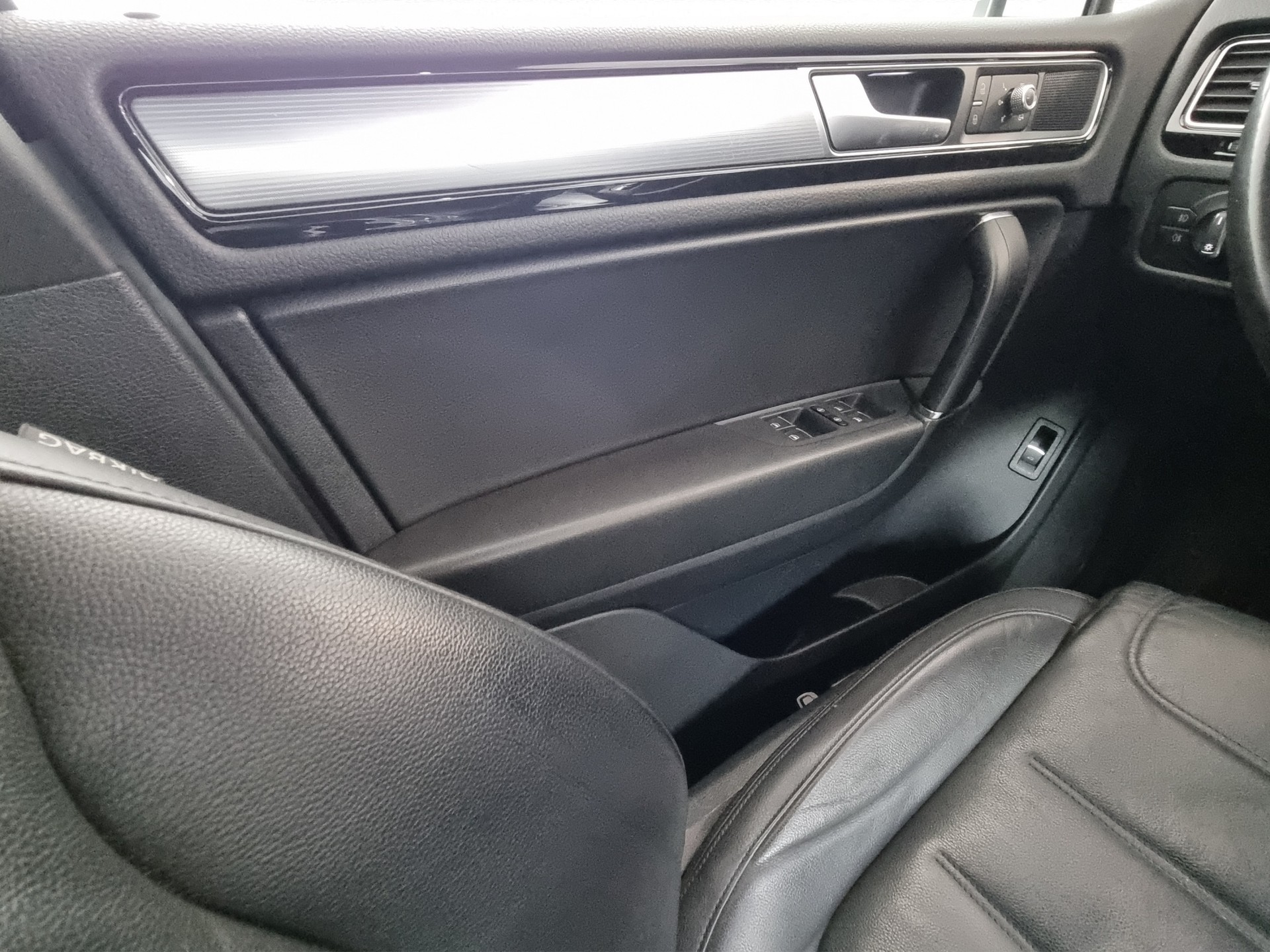 VW Touareg 3.0 V6 TDI 262 BlueMT-image-11