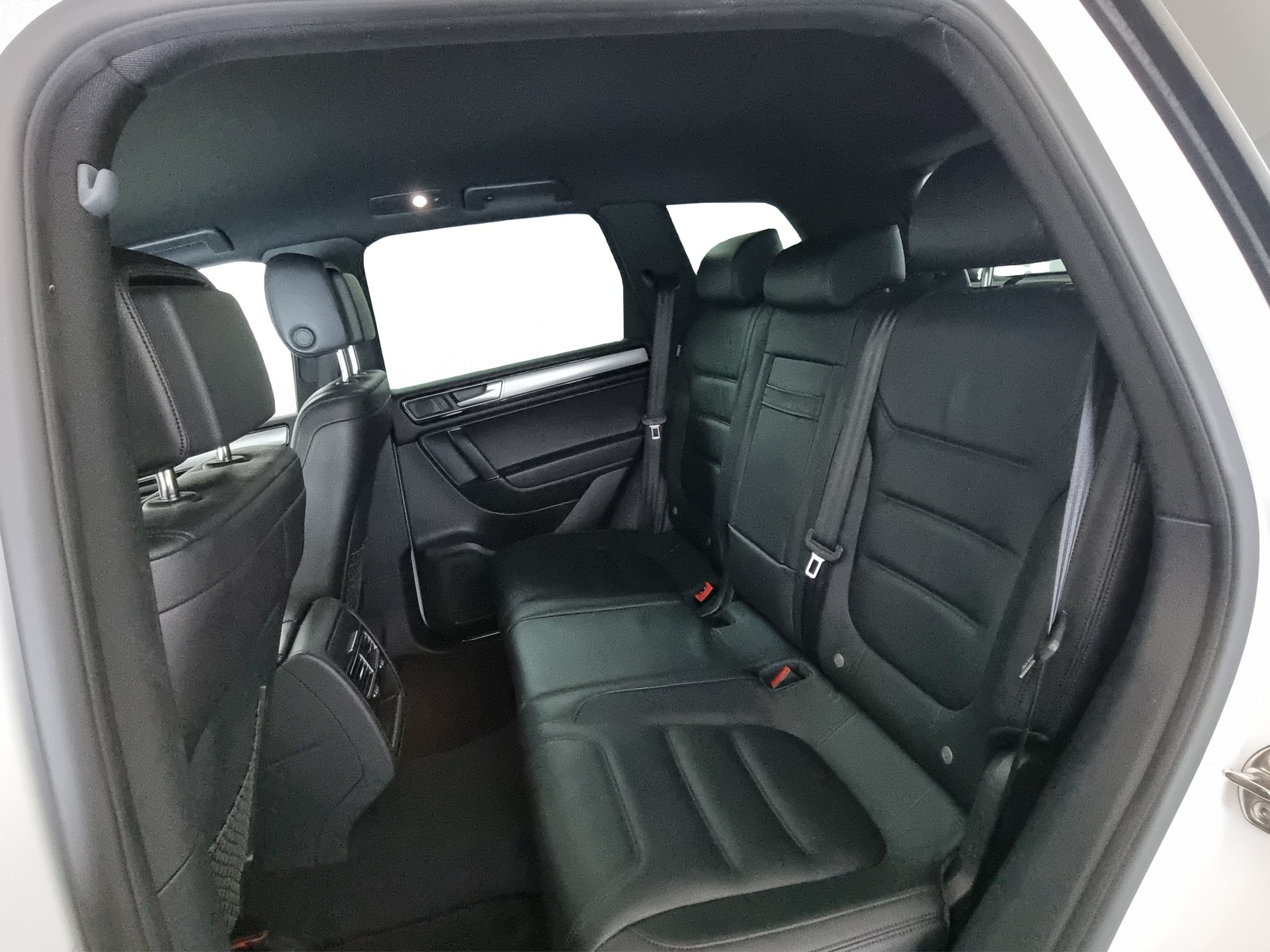 VW Touareg 3.0 V6 TDI 262 BlueMT-image-6