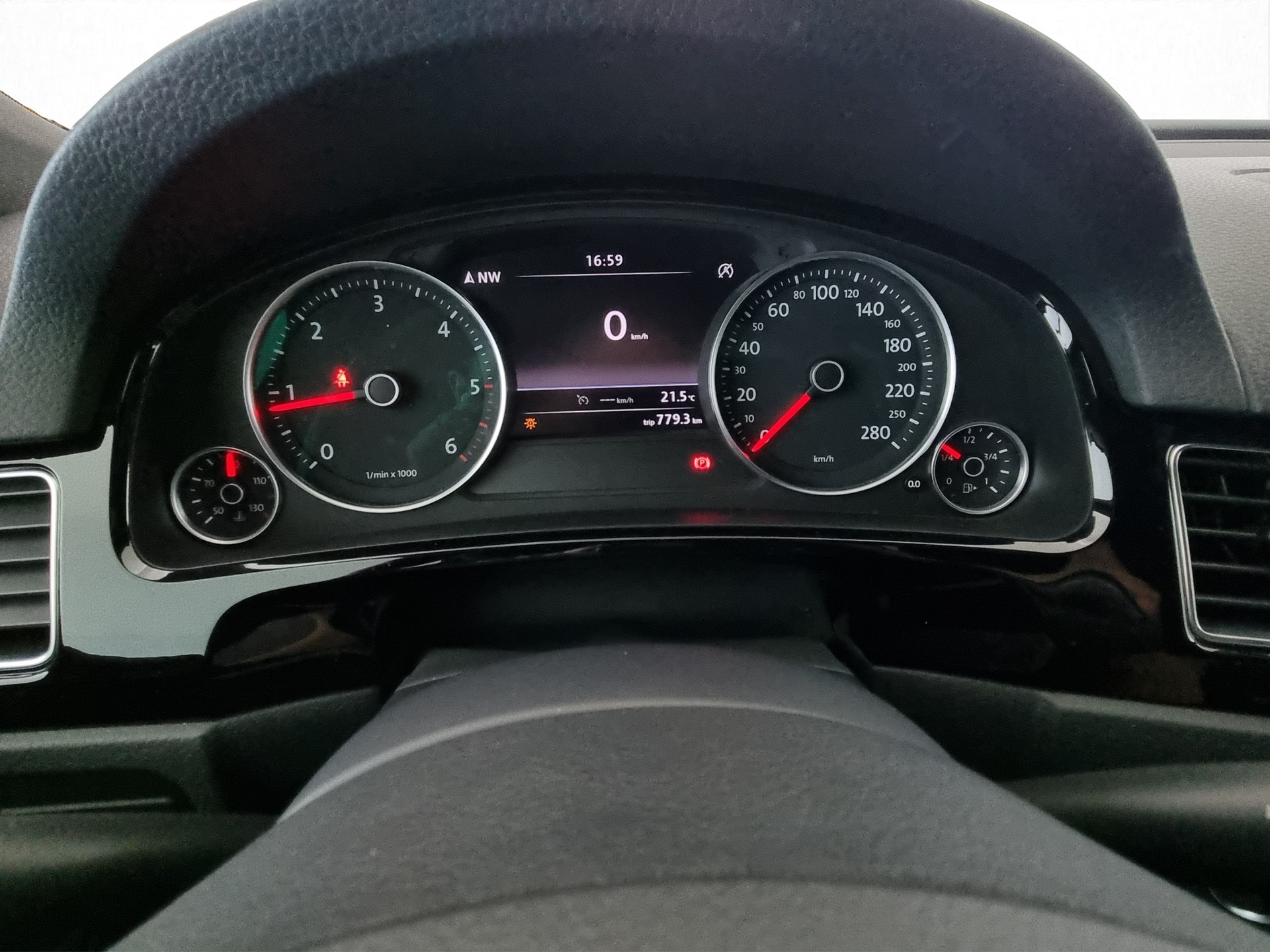 VW Touareg 3.0 V6 TDI 262 BlueMT-image-10