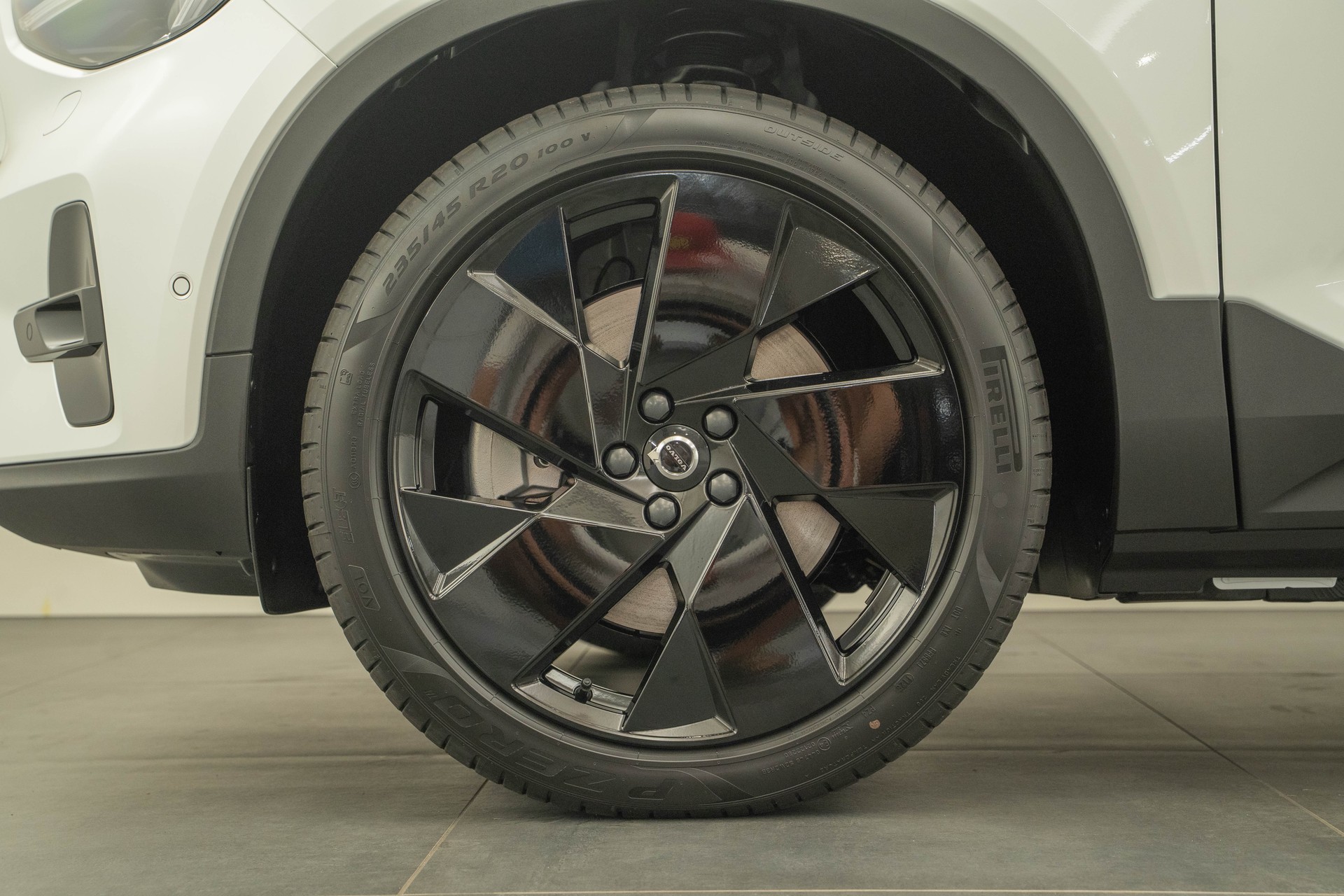 VOLVO EX40 Twin Black Edition AWD-image-14