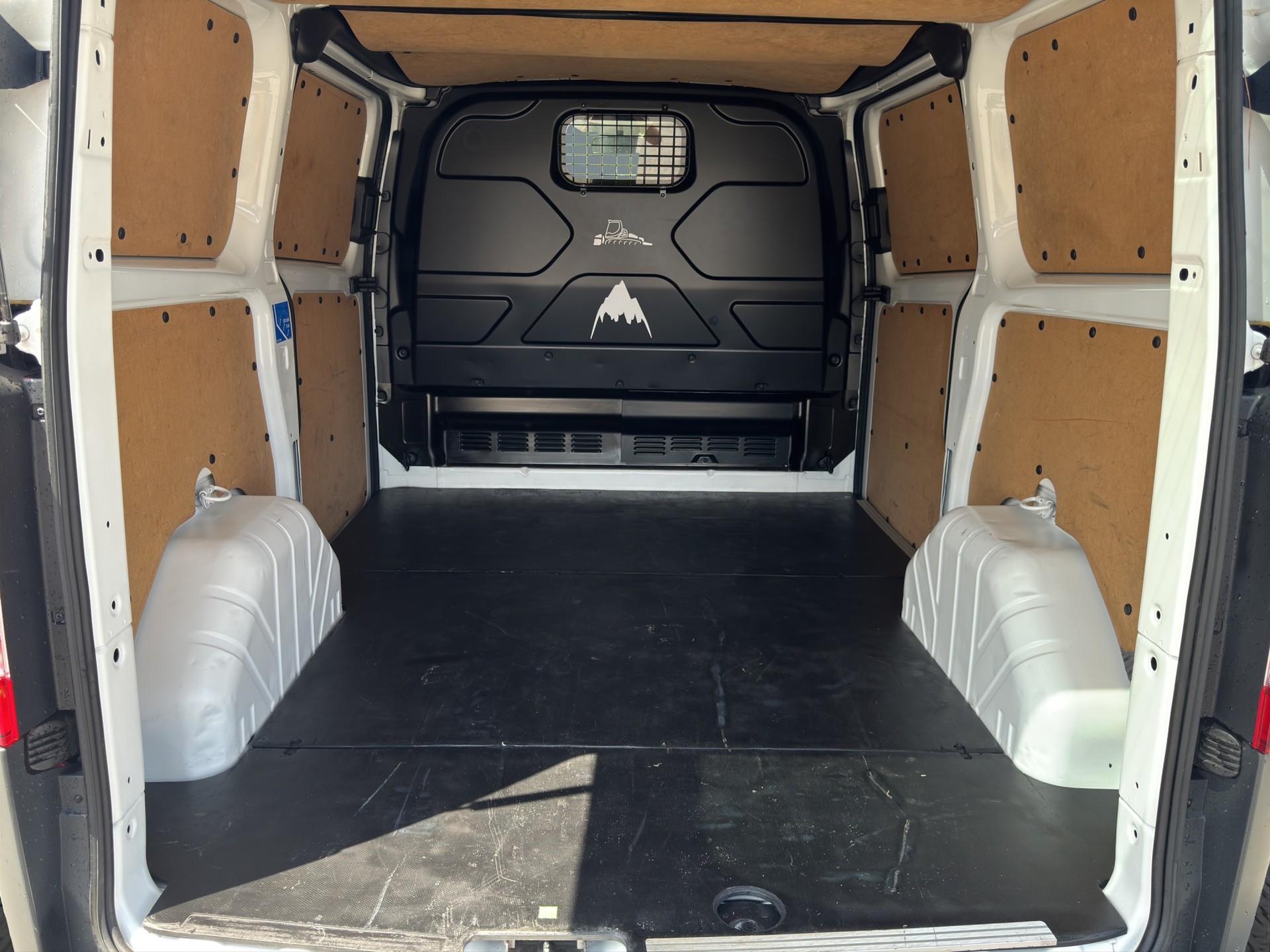 FORD Transit Custom Van 250 L1H1 Ambiente-image-8