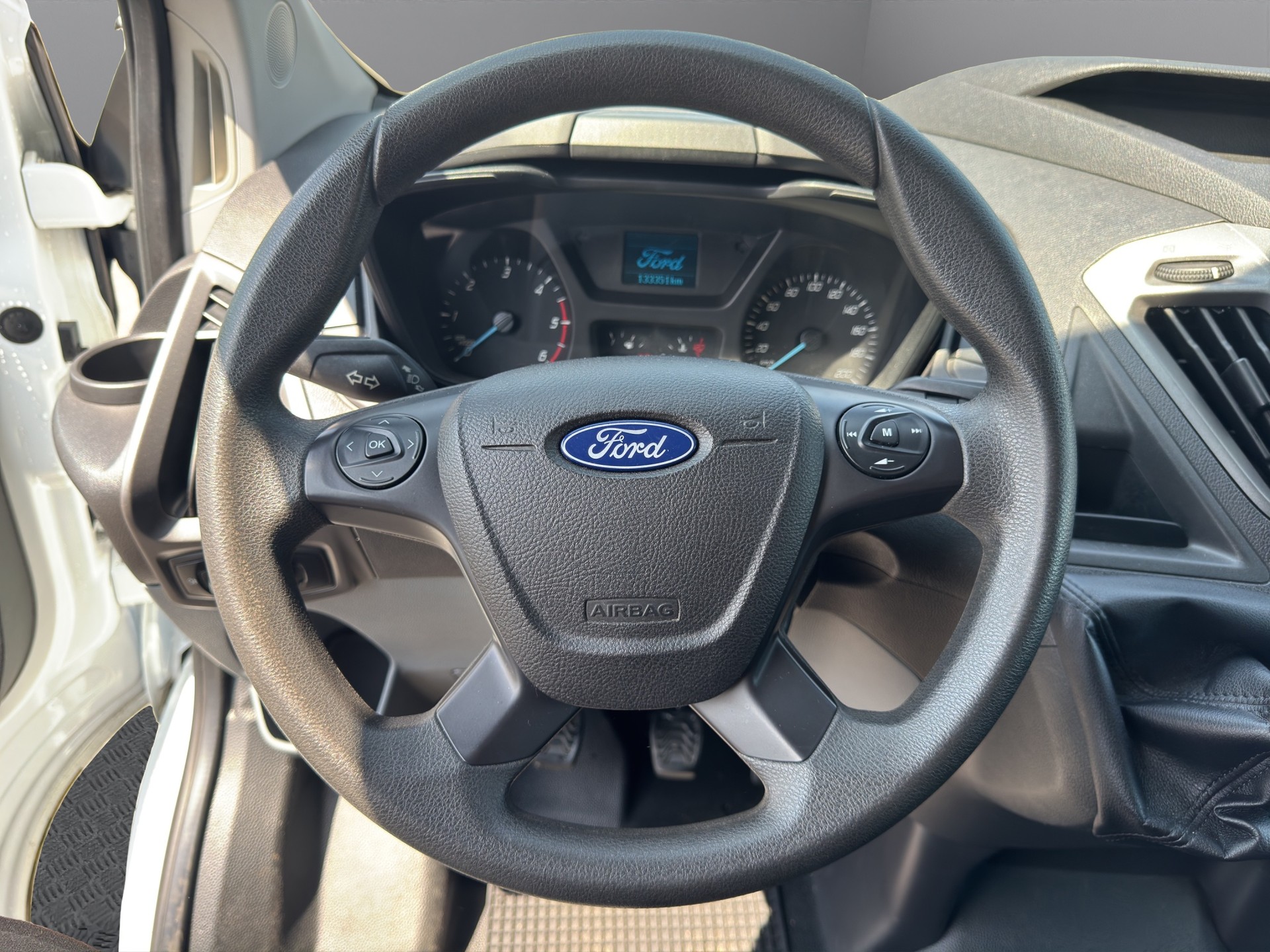 FORD Transit Custom Van 250 L1H1 Ambiente-image-12