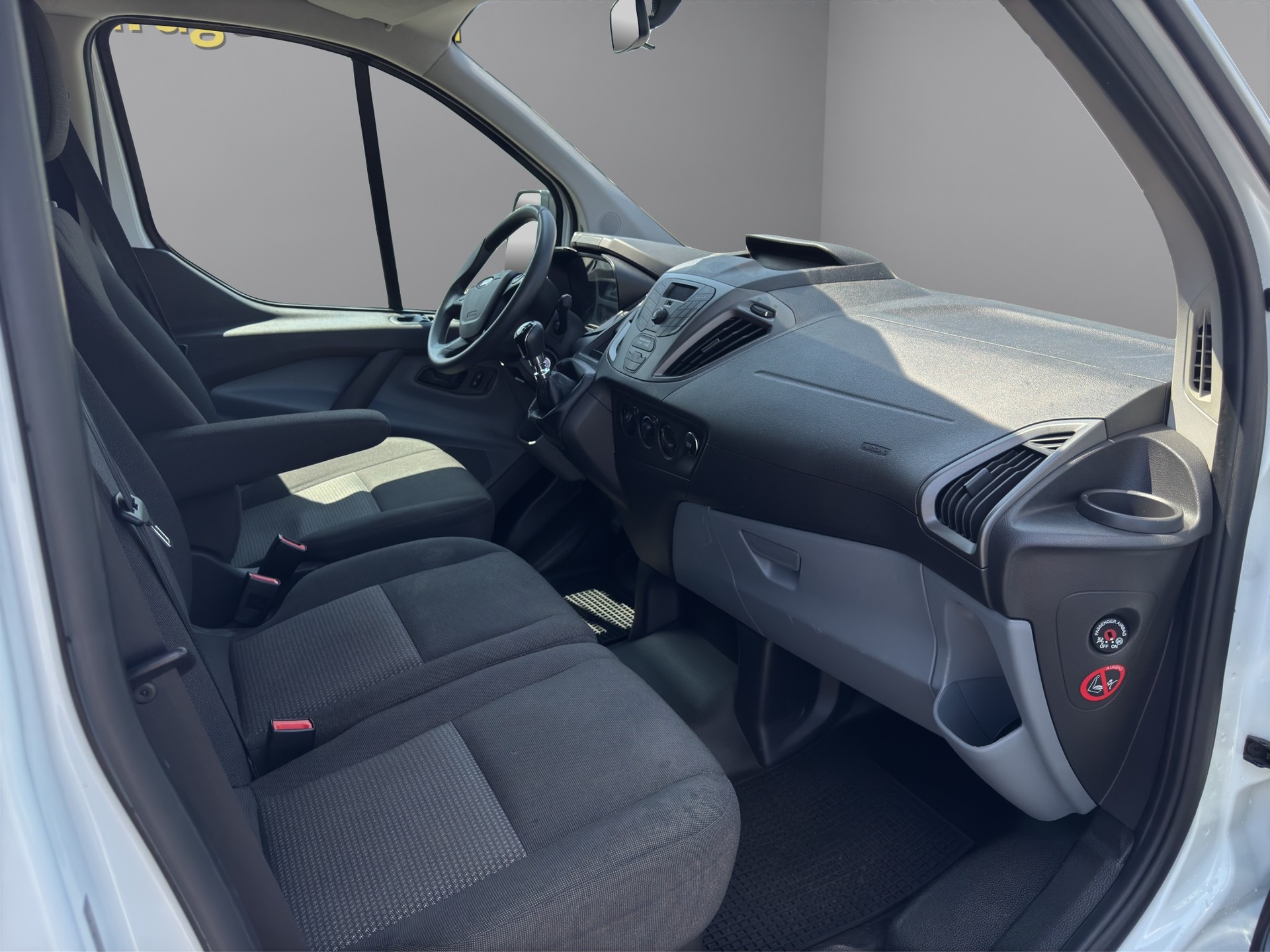 FORD Transit Custom Van 250 L1H1 Ambiente-image-10