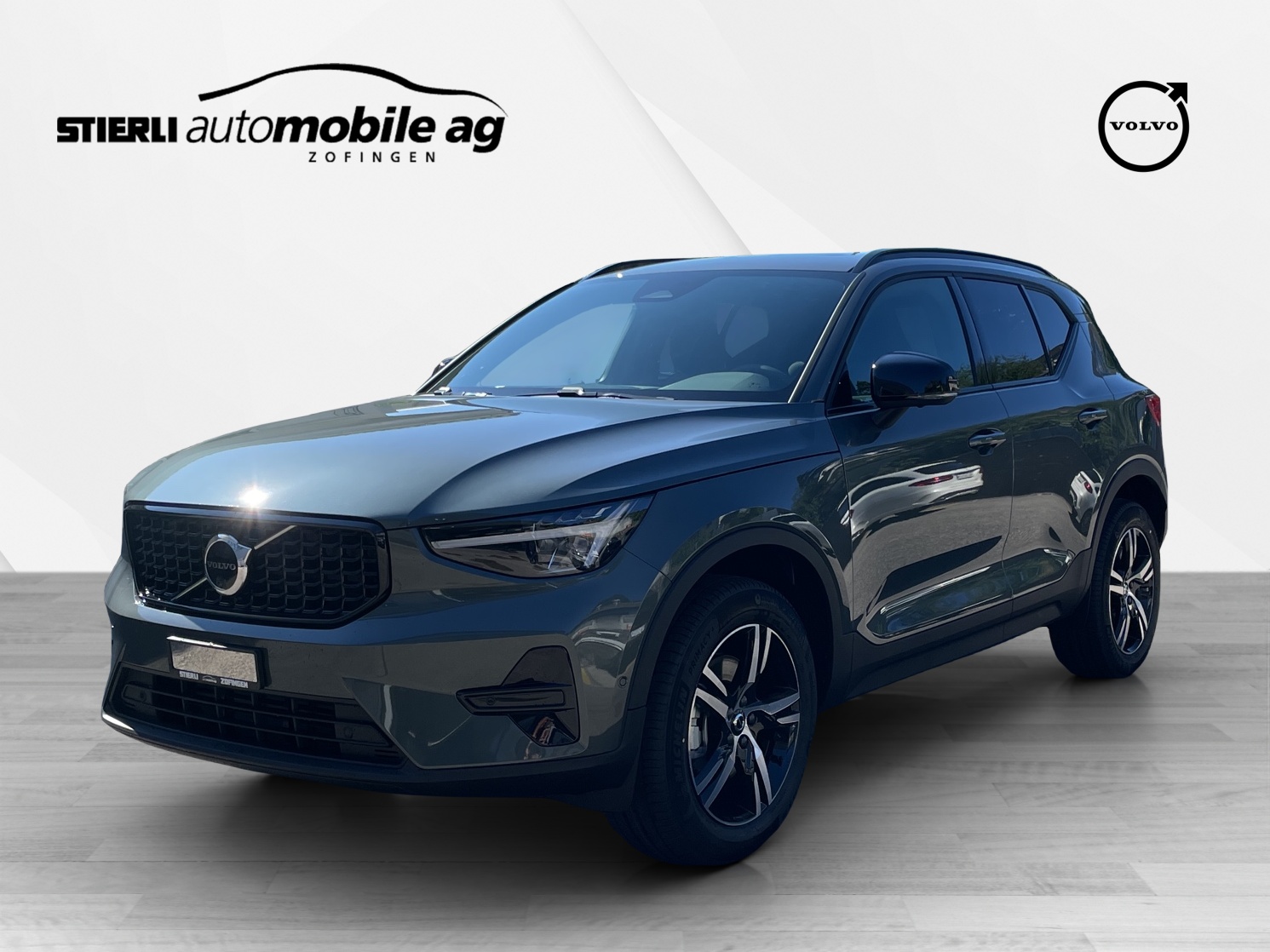 VOLVO XC40 2.0 B3 MH Plus Dark-image-0