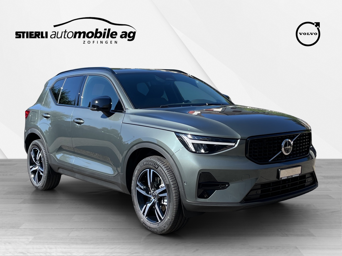 VOLVO XC40 2.0 B3 MH Plus Dark-image-2