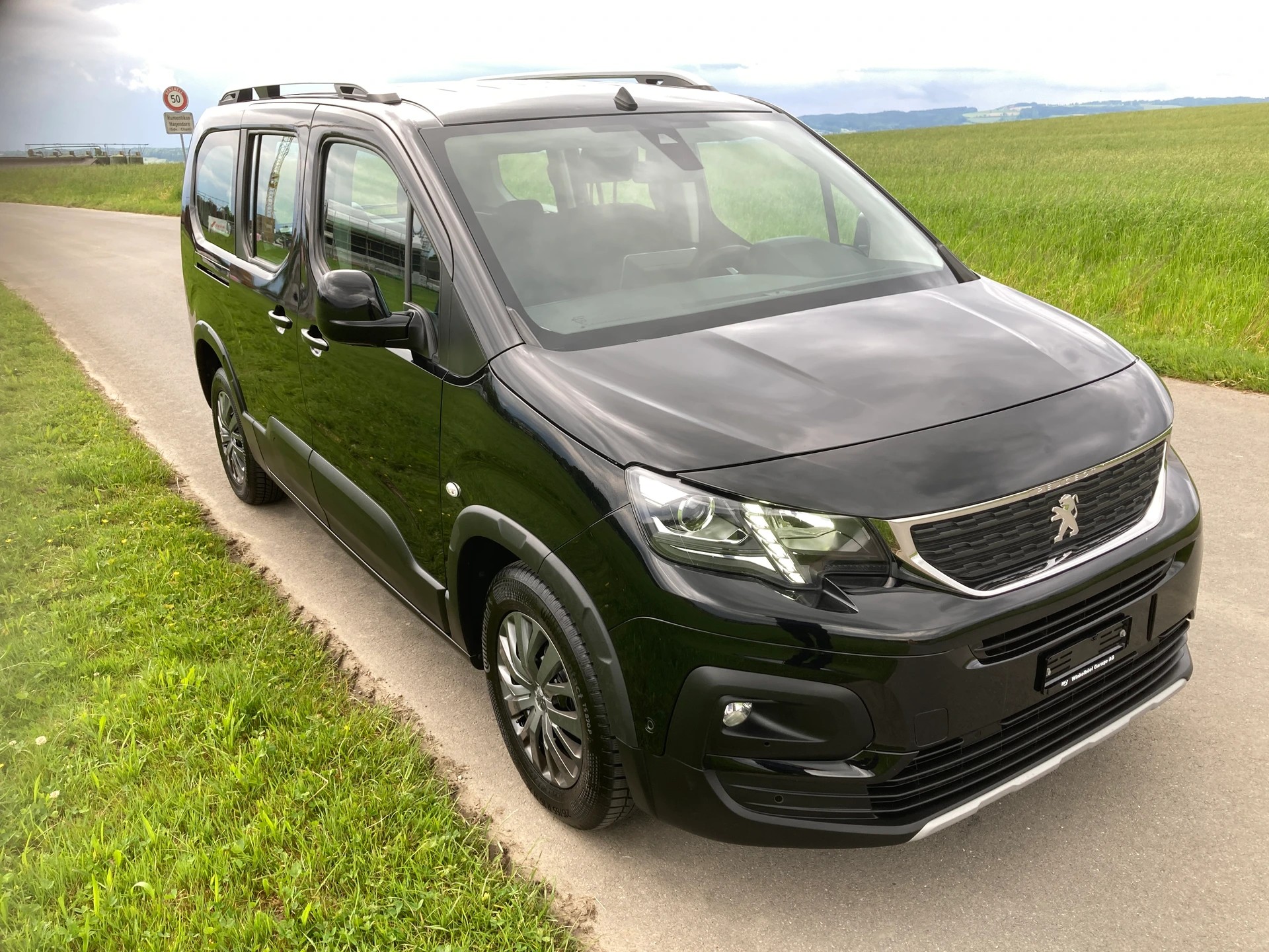 PEUGEOT Rifter Long 1.5 BlueHDi Allure EAT8-image-1