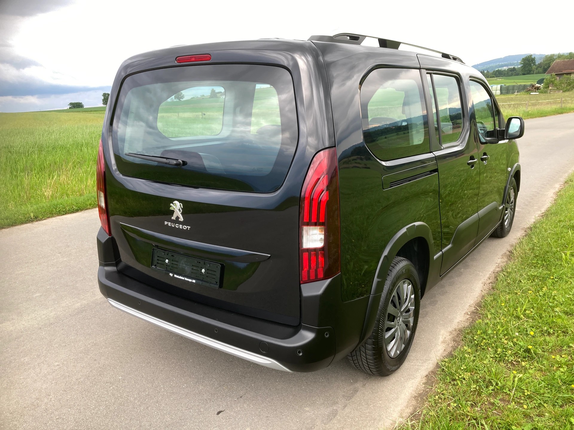 PEUGEOT Rifter Long 1.5 BlueHDi Allure EAT8-image-2