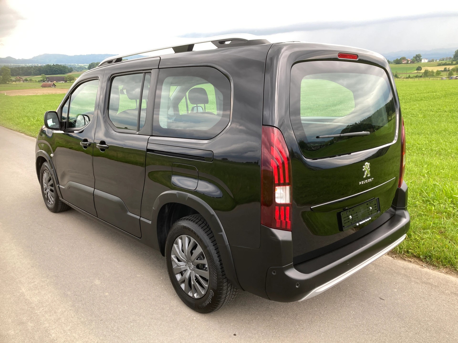 PEUGEOT Rifter Long 1.5 BlueHDi Allure EAT8-image-3
