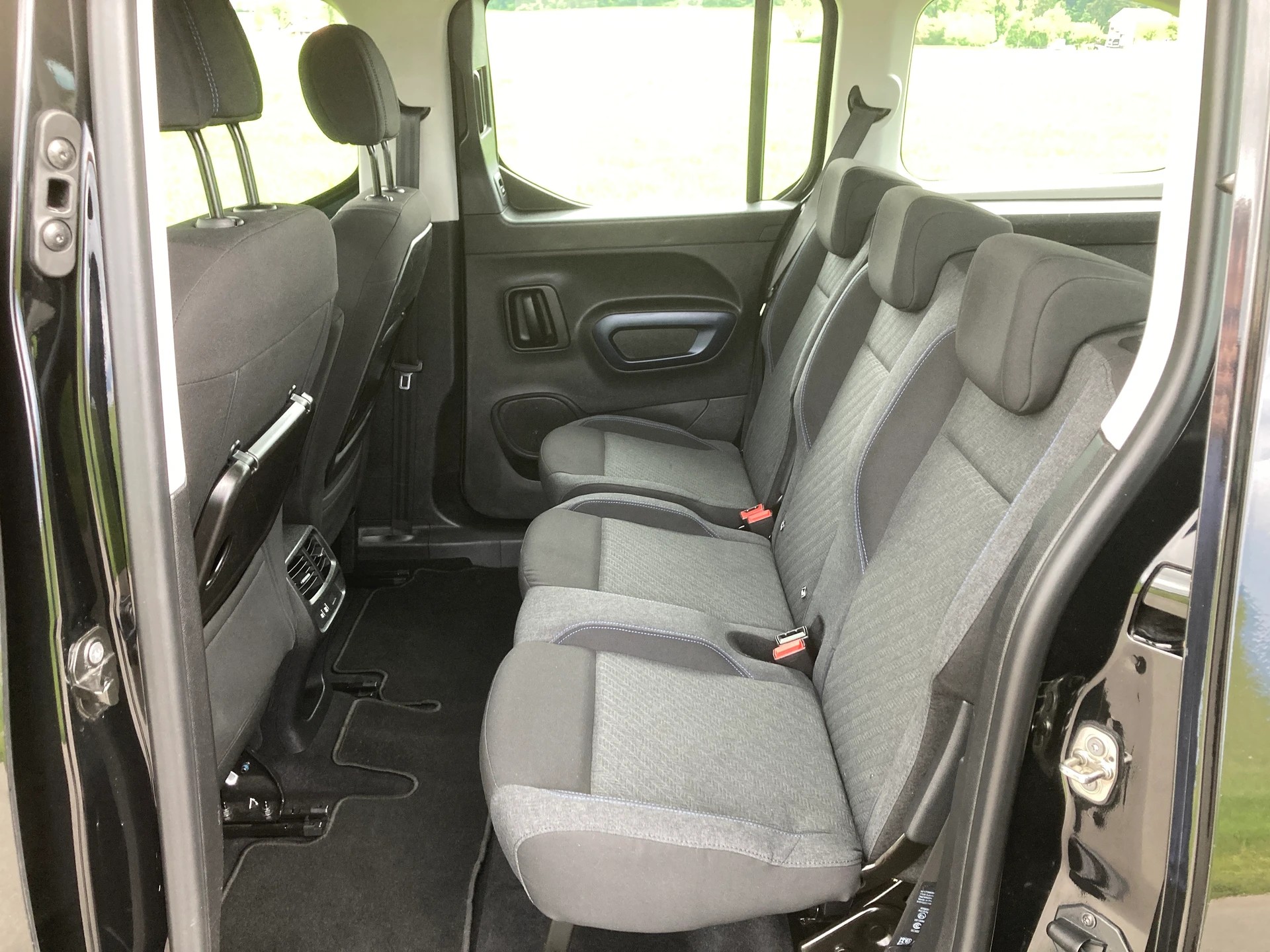 PEUGEOT Rifter Long 1.5 BlueHDi Allure EAT8-image-7