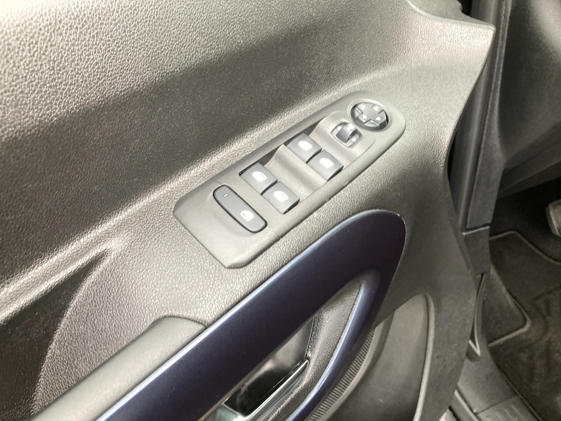 PEUGEOT Rifter Long 1.5 BlueHDi Allure EAT8-image-9