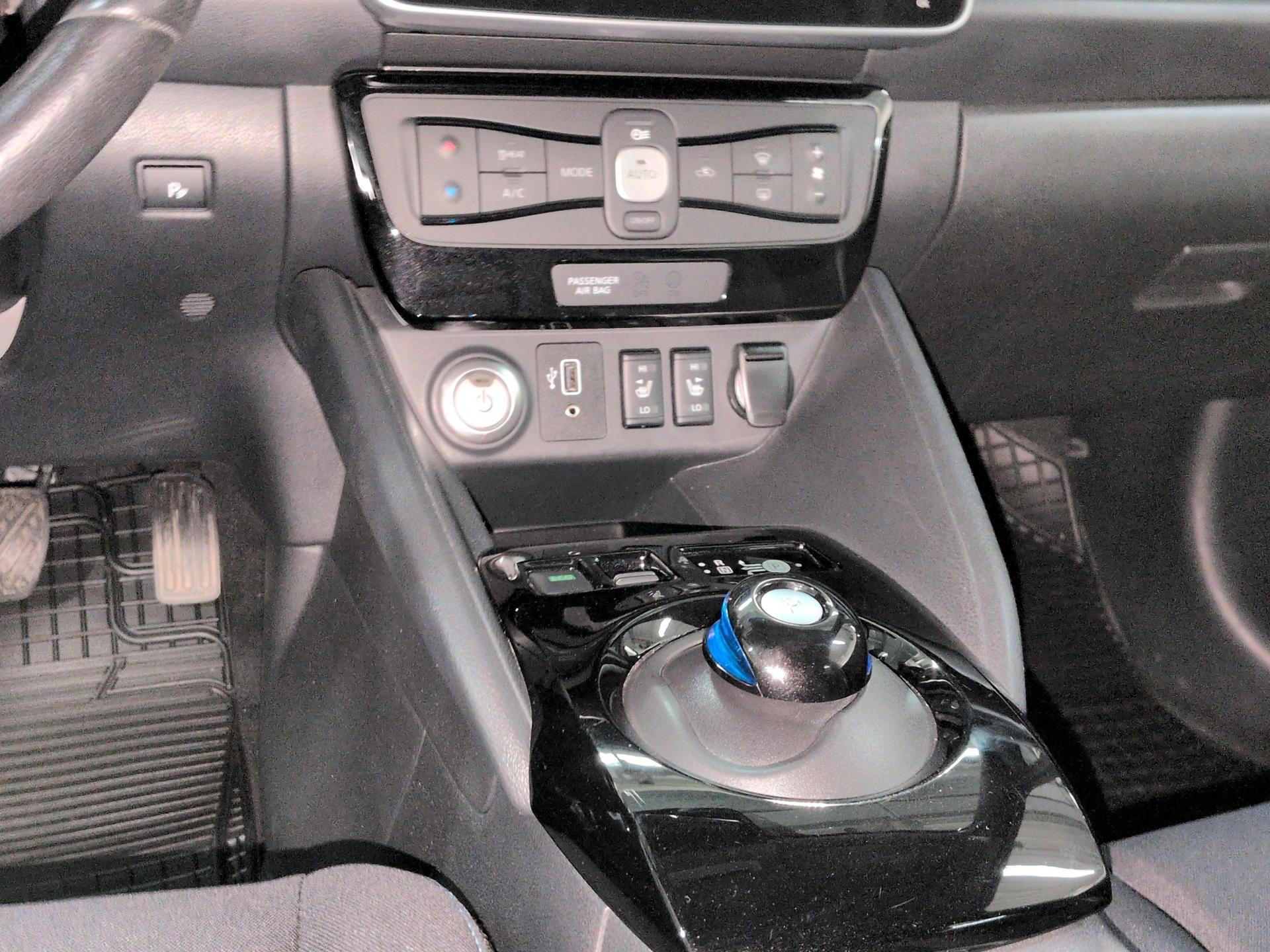 NISSAN Leaf N-Connecta (incl. battery)-image-11