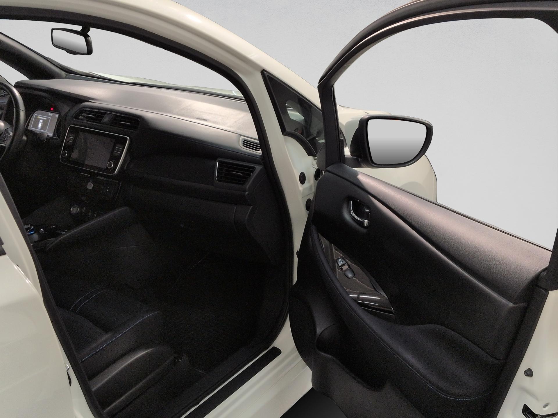 NISSAN Leaf N-Connecta (incl. battery)-image-21