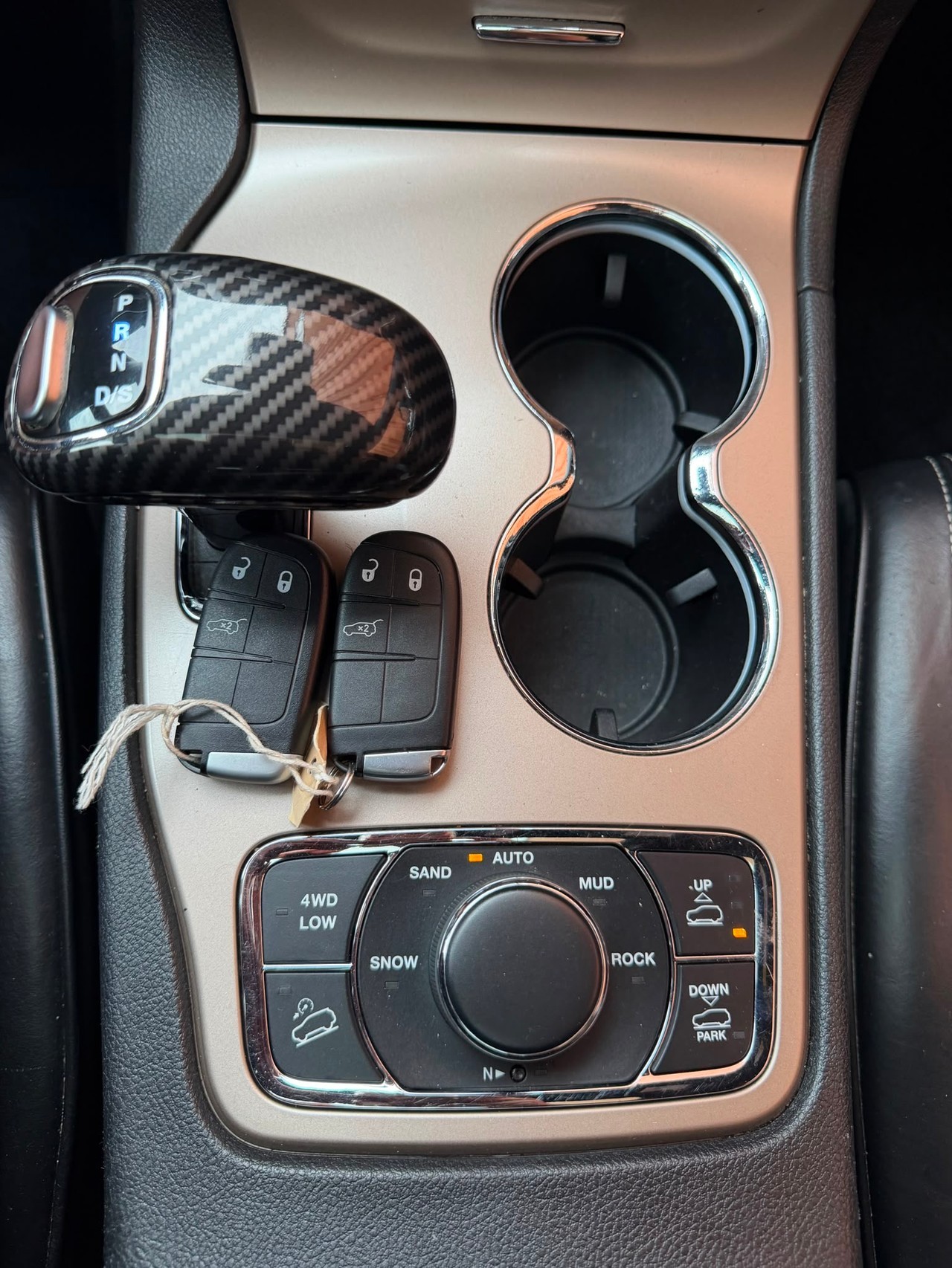 JEEP Grand Cherokee 3.0 CRD Overland Automatic-image-11