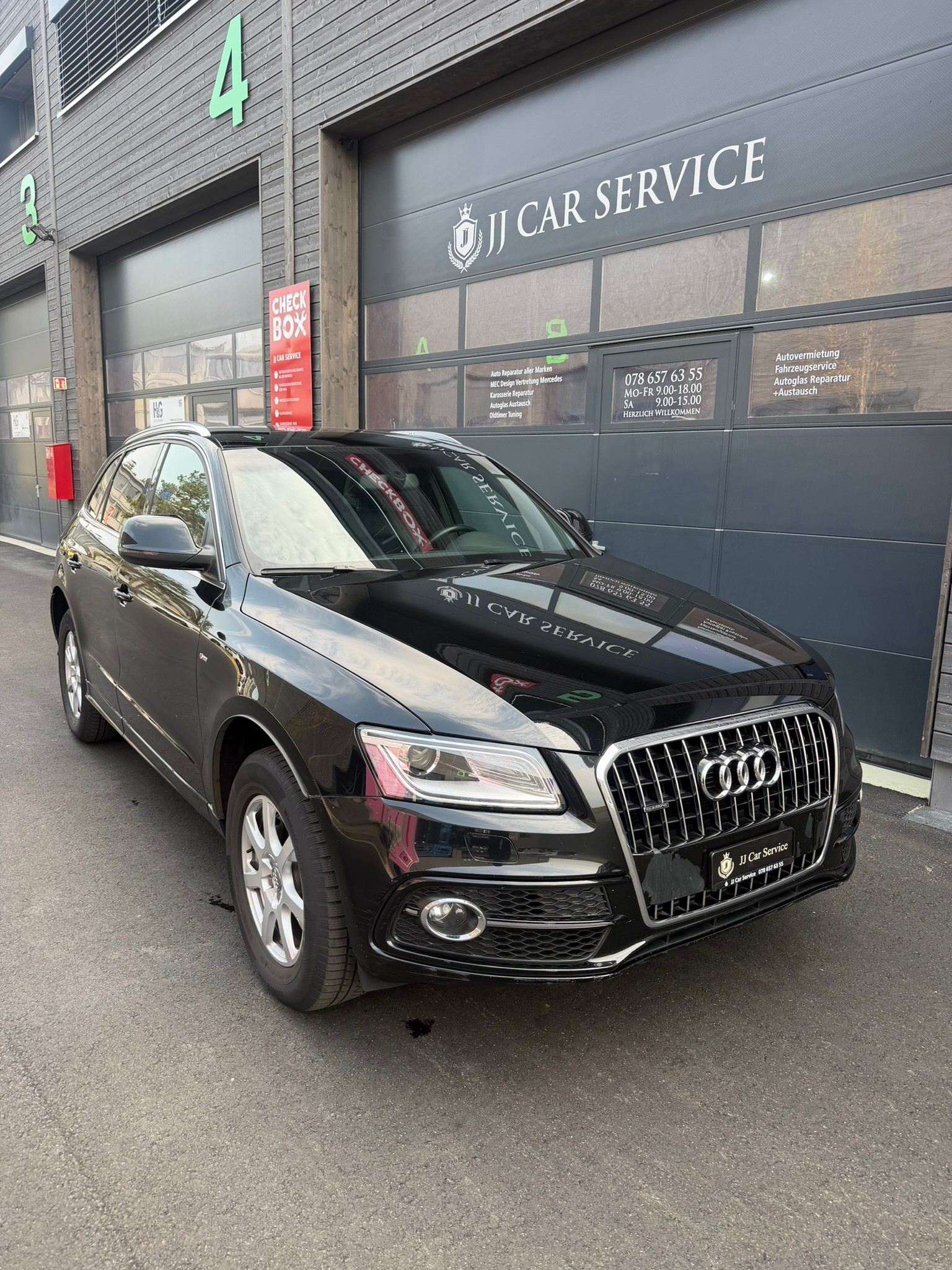 AUDI Q5 2.0 TDI quattro S-tronic S Line-image-0