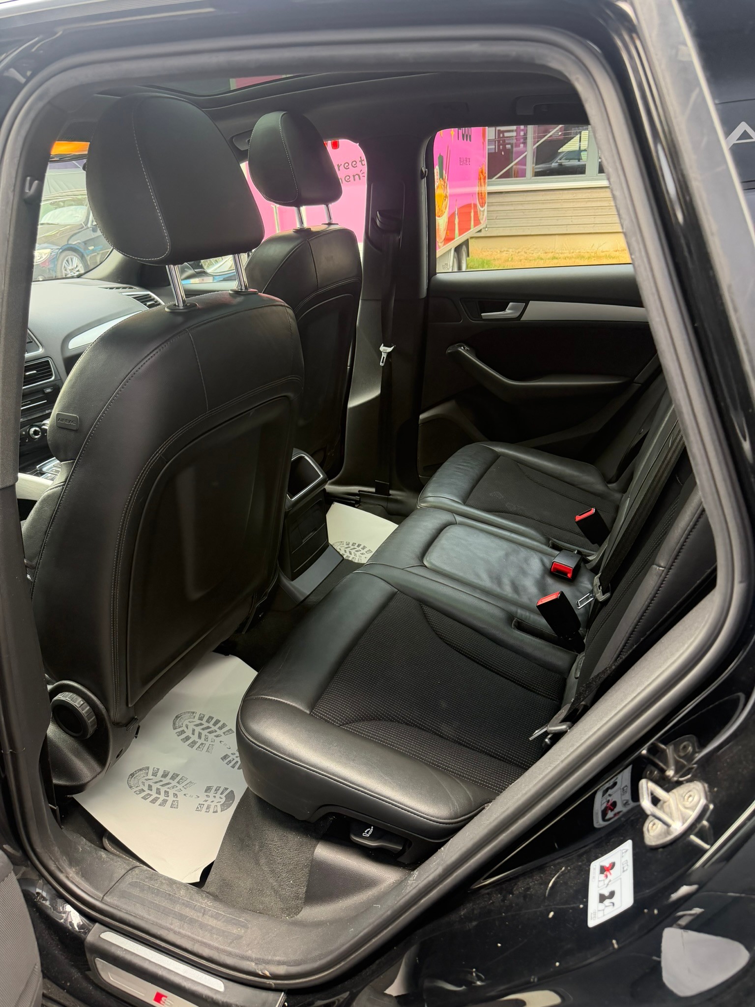 AUDI Q5 2.0 TDI quattro S-tronic S Line-image-6
