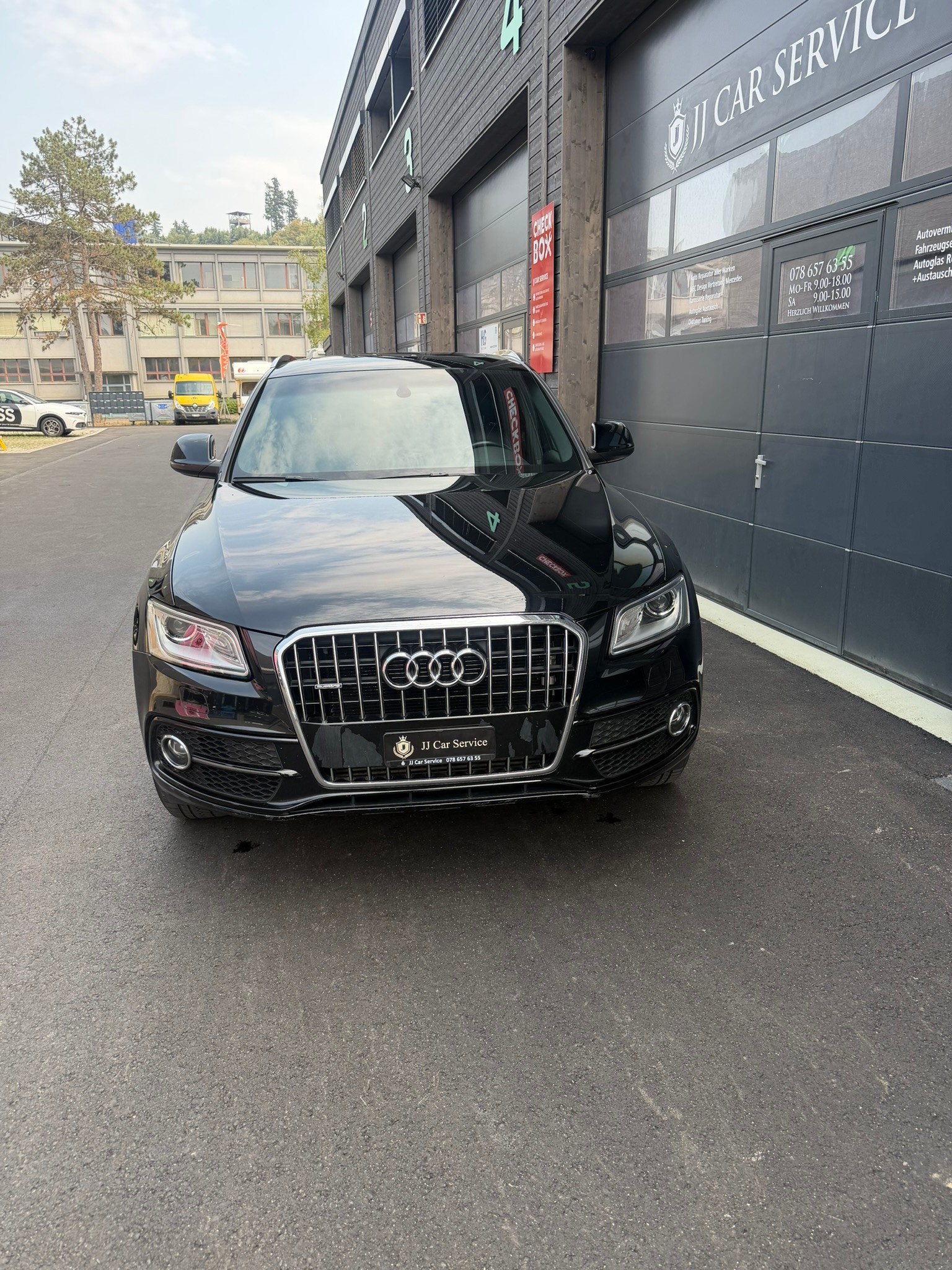 AUDI Q5 2.0 TDI quattro S-tronic S Line-image-1