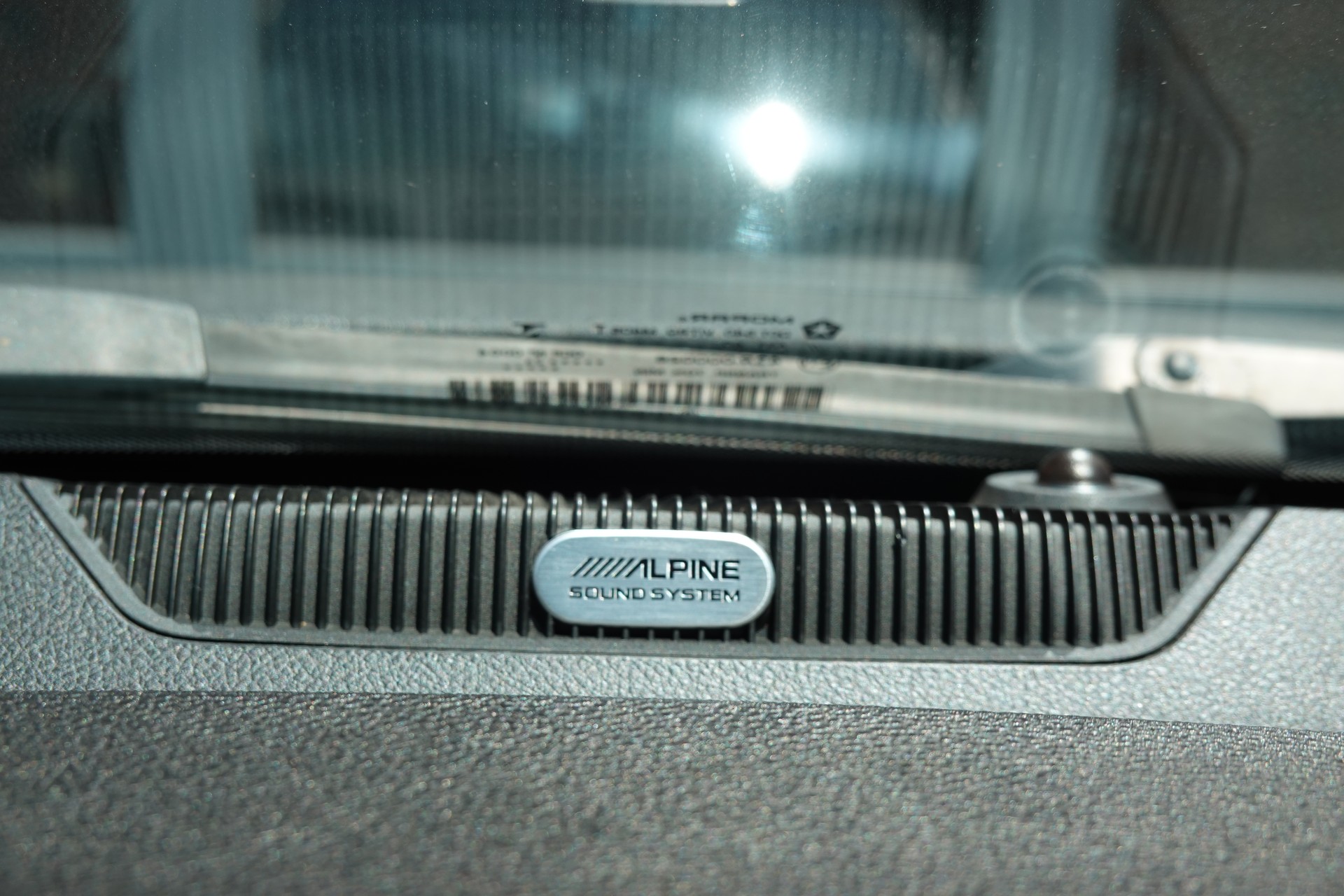 DODGE 1500 - "Peinture Raptor * Tempomat * Camera de recul * Crochet d'attelage pour 3500kg * Son Alpine"-image-19