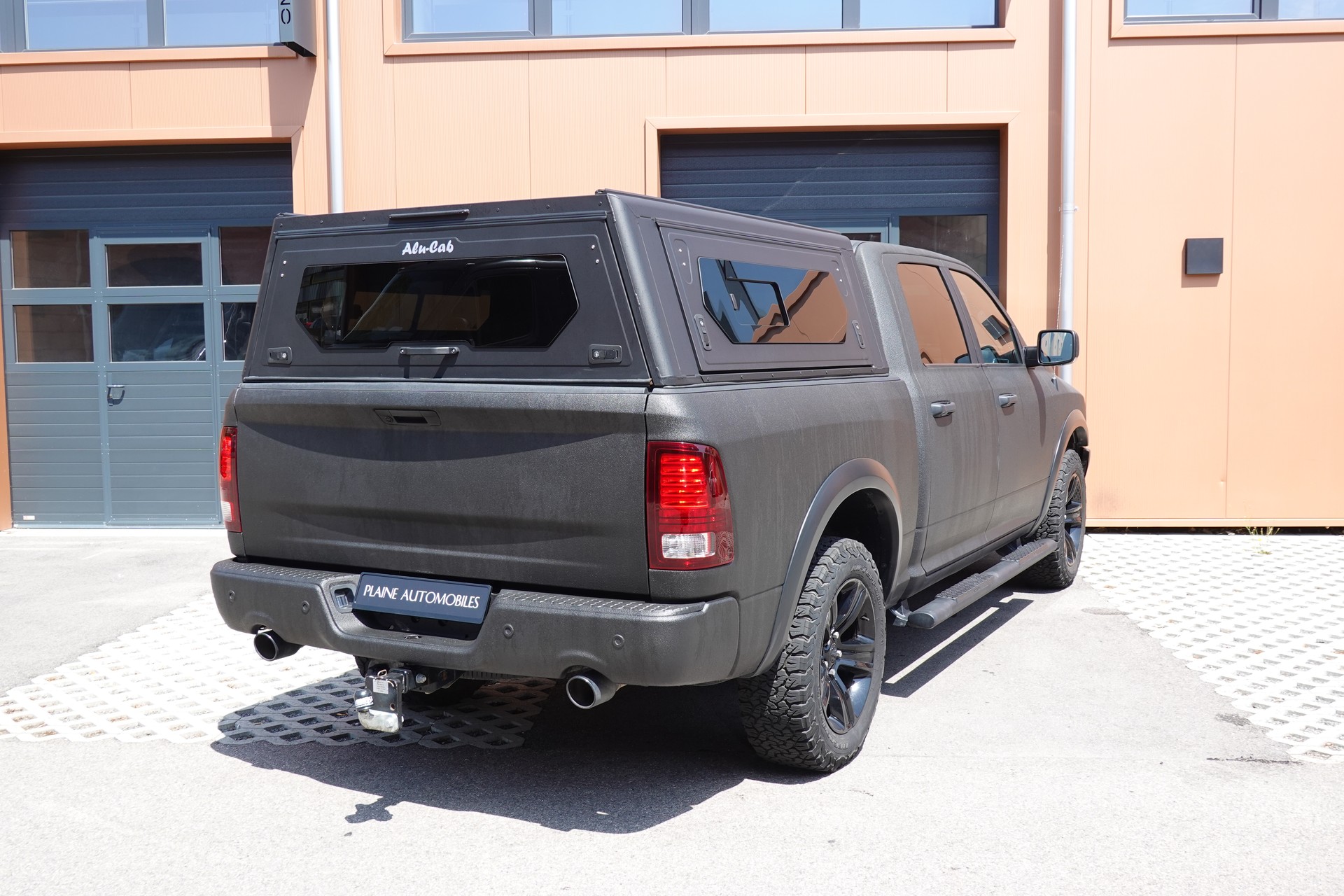 DODGE 1500 - "Peinture Raptor * Tempomat * Camera de recul * Crochet d'attelage pour 3500kg * Son Alpine"-image-7