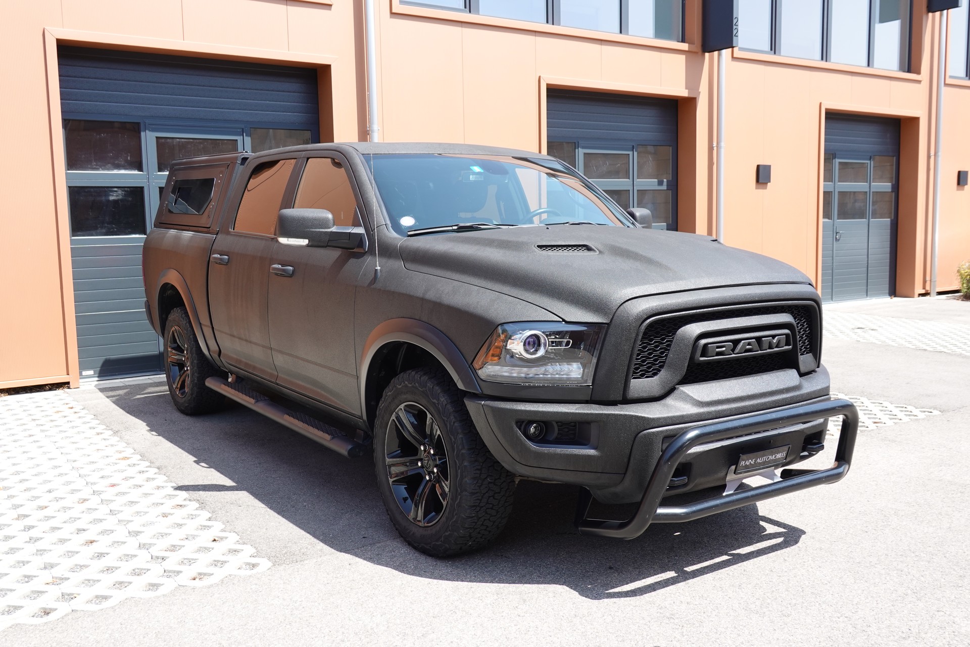 DODGE 1500 - "Peinture Raptor * Tempomat * Camera de recul * Crochet d'attelage pour 3500kg * Son Alpine"-image-2