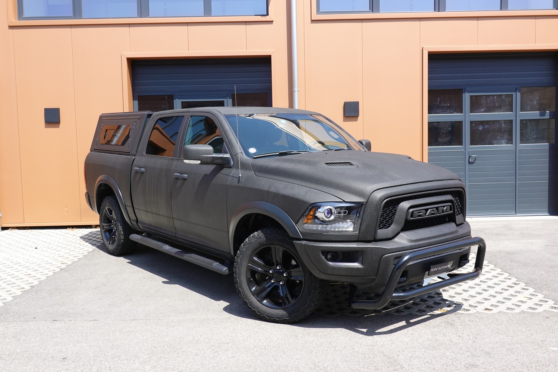 DODGE 1500 - "Peinture Raptor * Tempomat * Camera de recul * Crochet d'attelage pour 3500kg * Son Alpine"-image-0