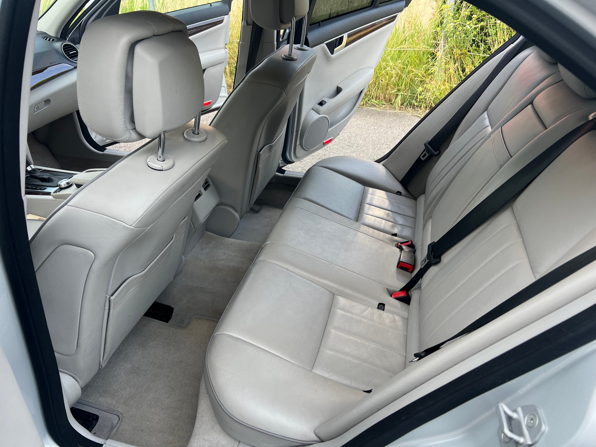 MERCEDES-BENZ C 200 Elégance 7G-Tronic-image-4