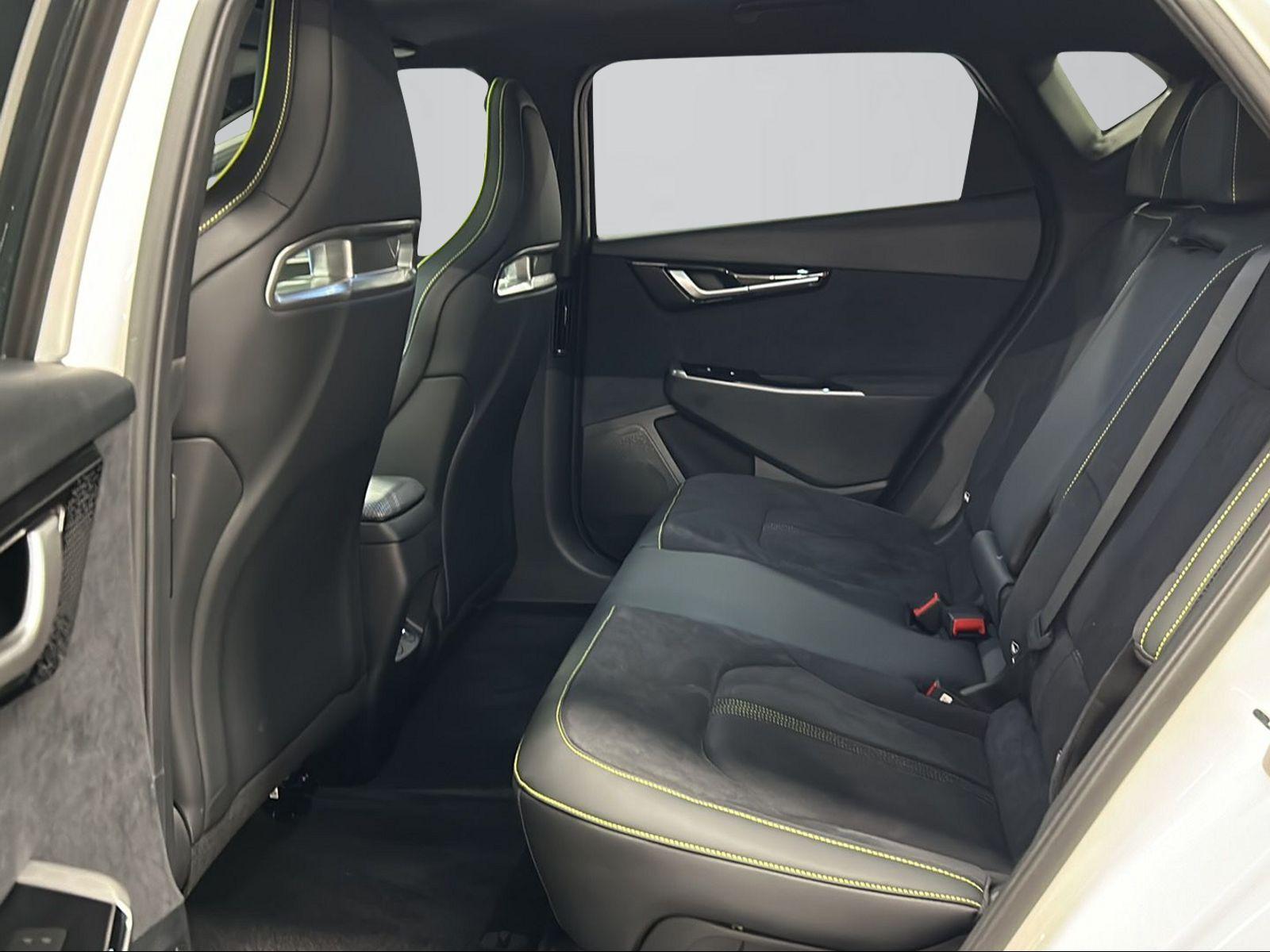 KIA EV6 77 kWh GT 4x4-image-9