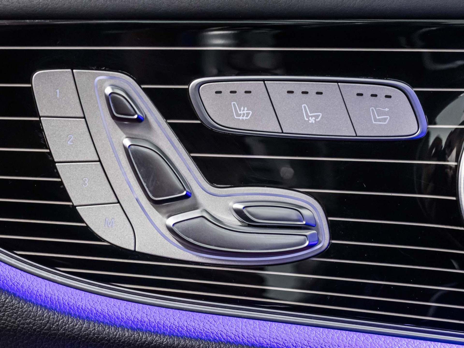 MERCEDES-BENZ E 53 AMG 4MATIC+ Cabriolet-image-11