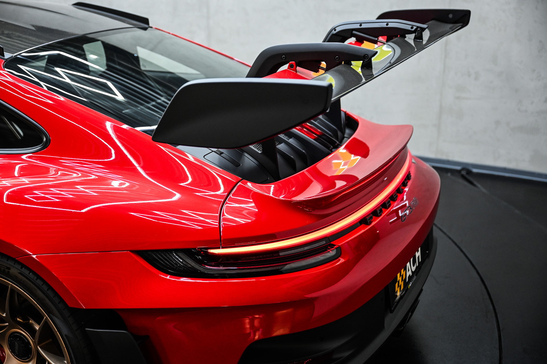 PORSCHE 911 GT3 RS PDK Weissach-Paket-image-16
