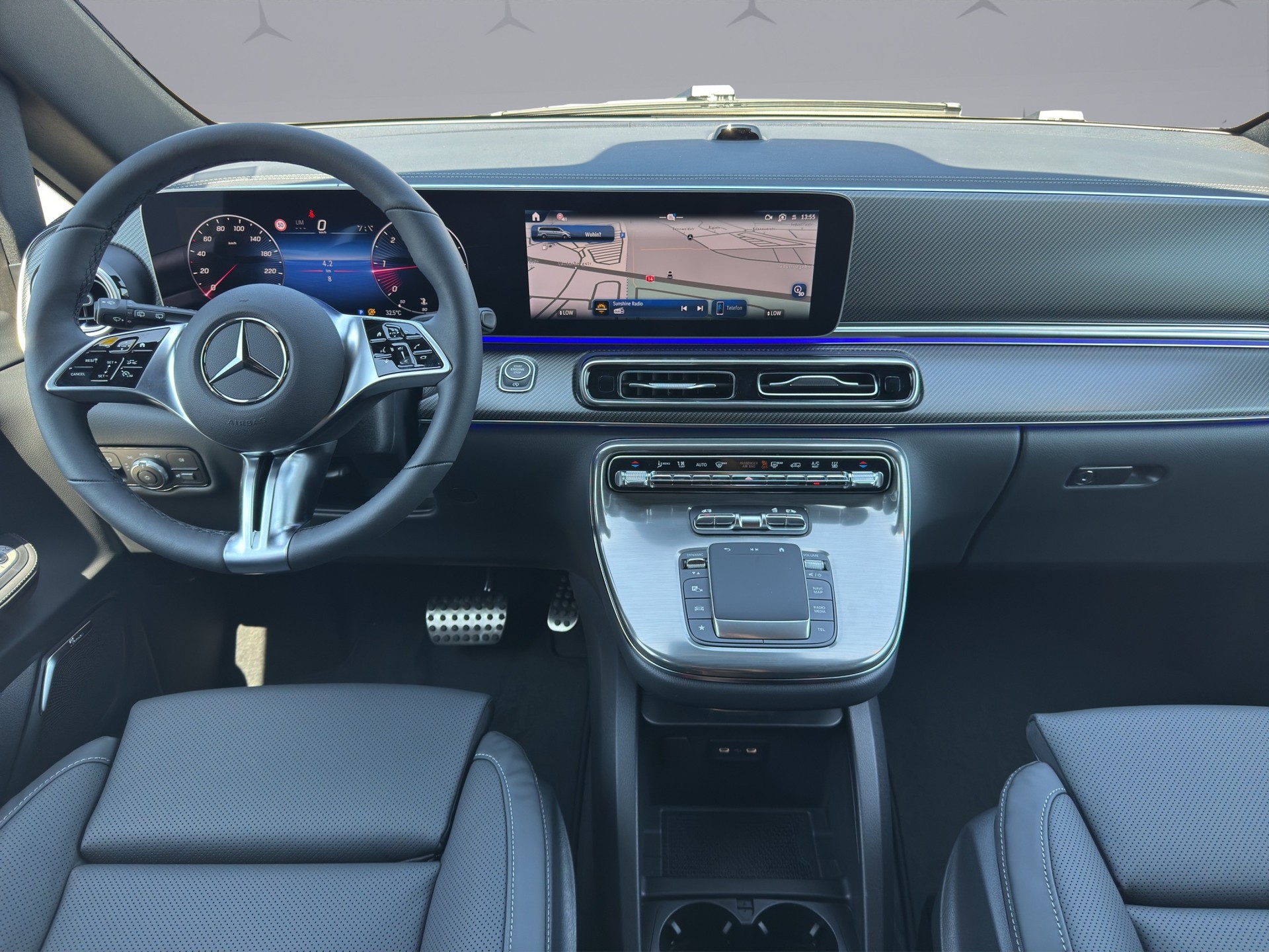 MERCEDES-BENZ V 300 d Swiss Ed. lang 4matic Van-image-12