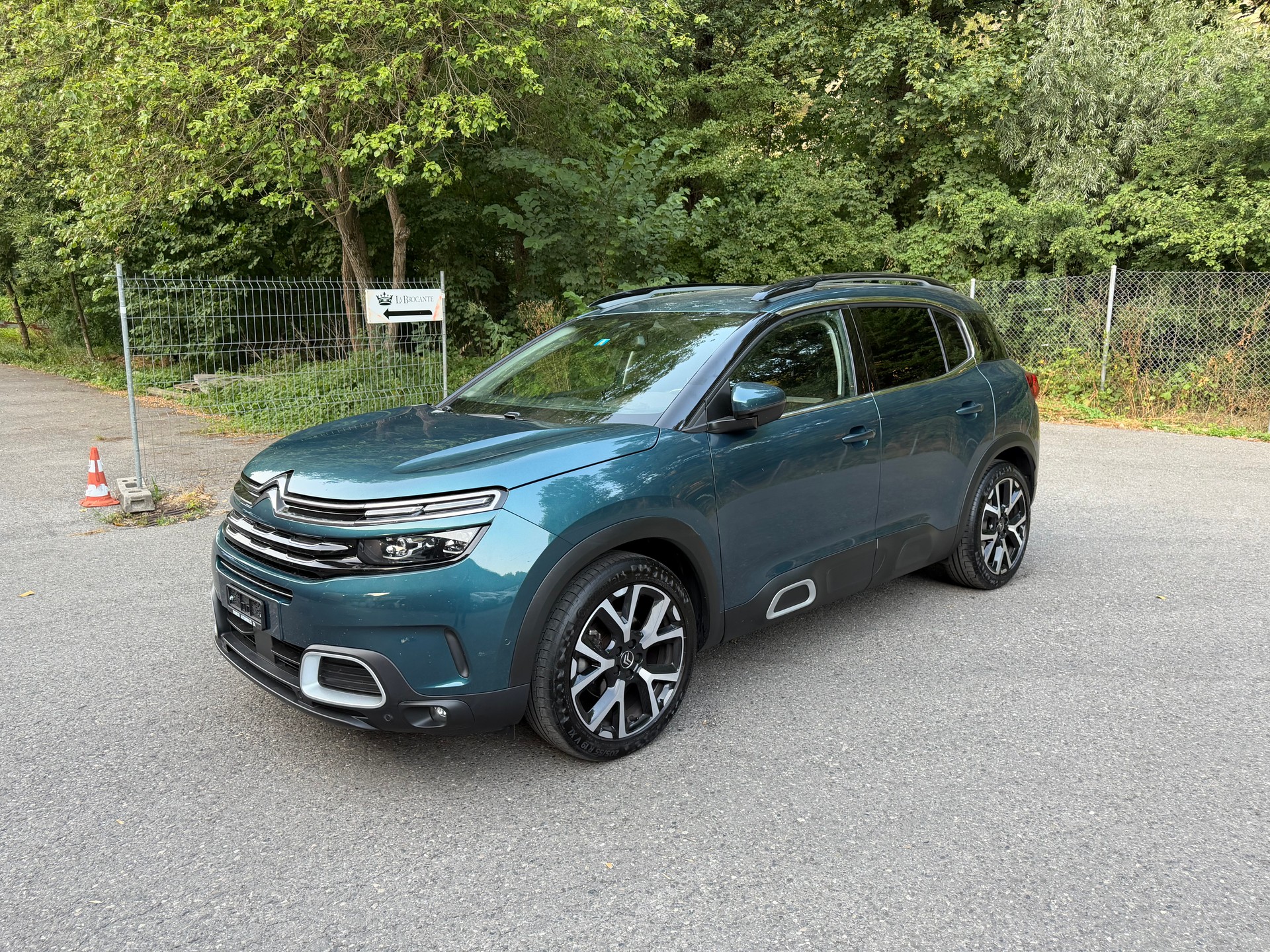 CITROEN C5 Aircross 1.5 BlueHD Shine EAT8-image-1