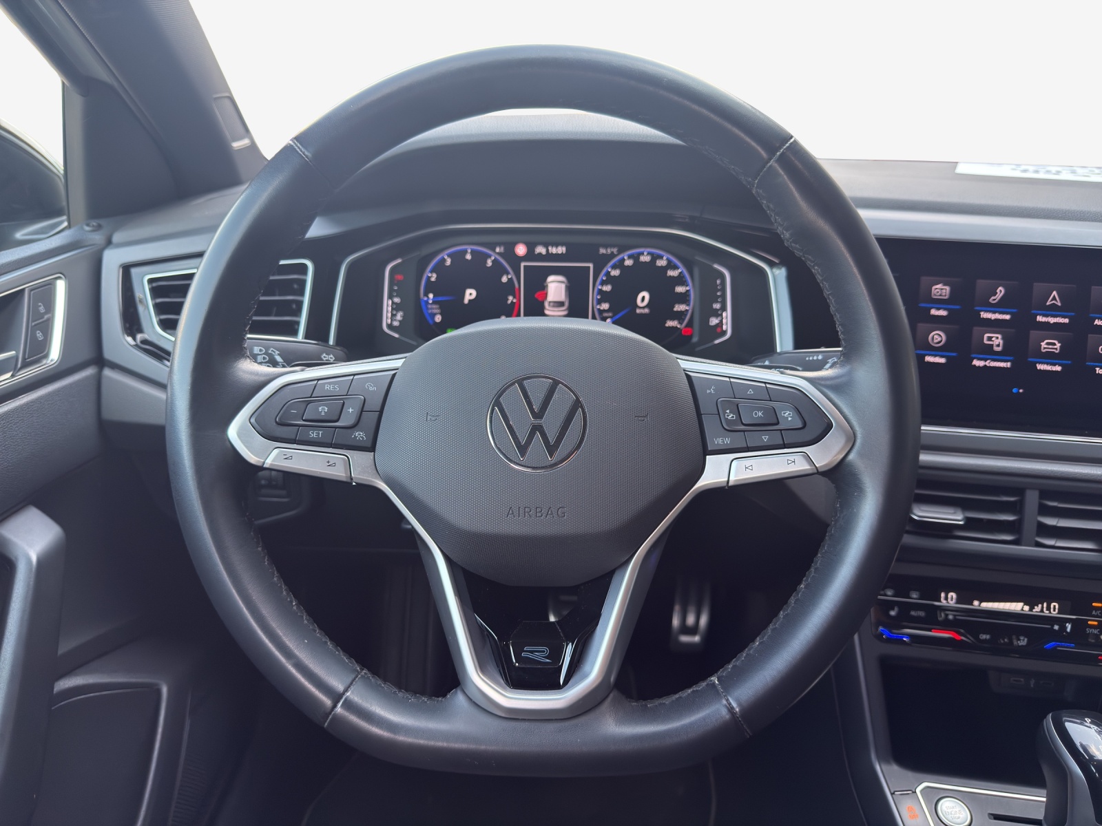 VW Taigo 1.0 TSI R-Line DSG-image-9