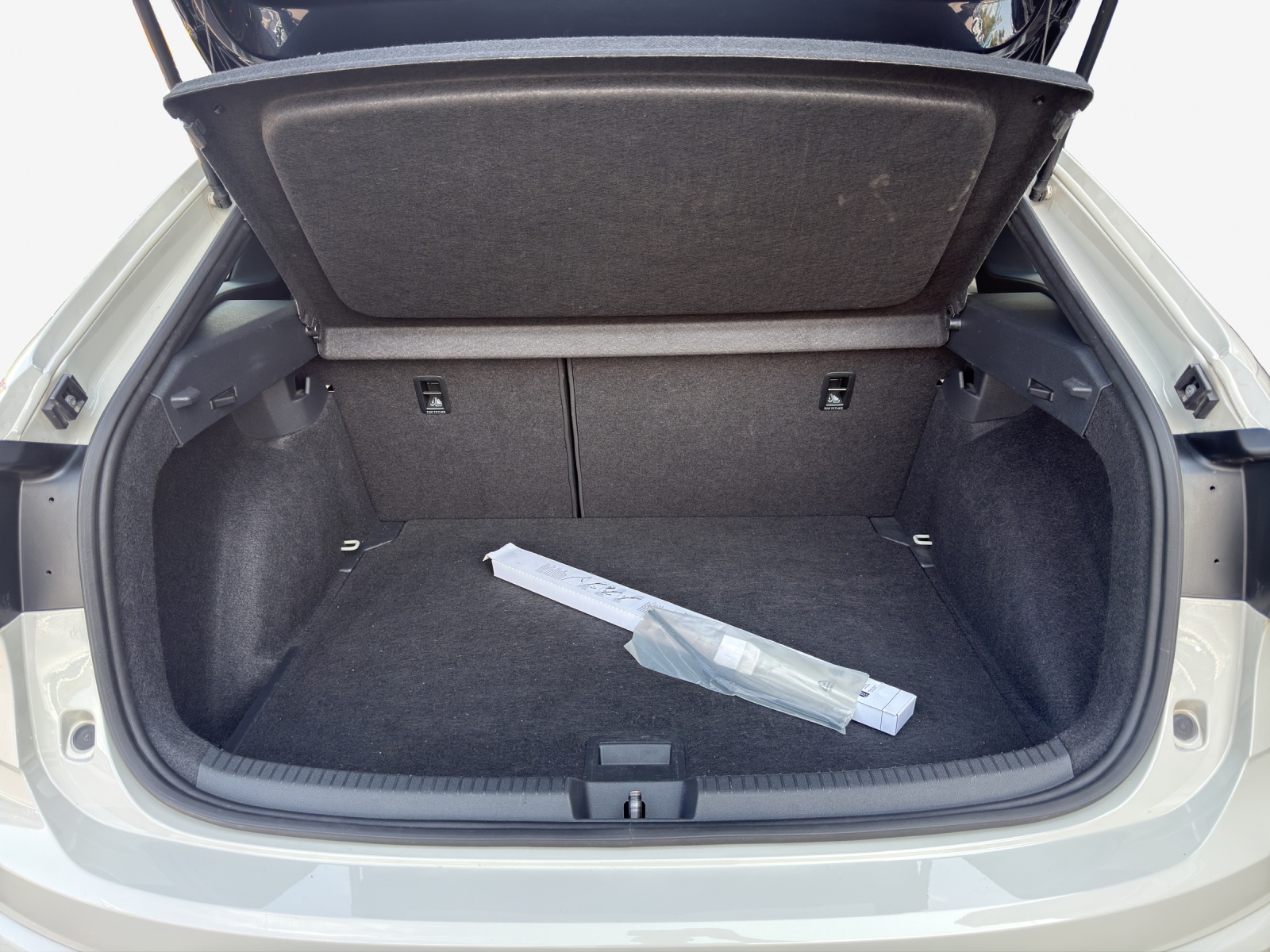 VW Taigo 1.0 TSI R-Line DSG-image-12