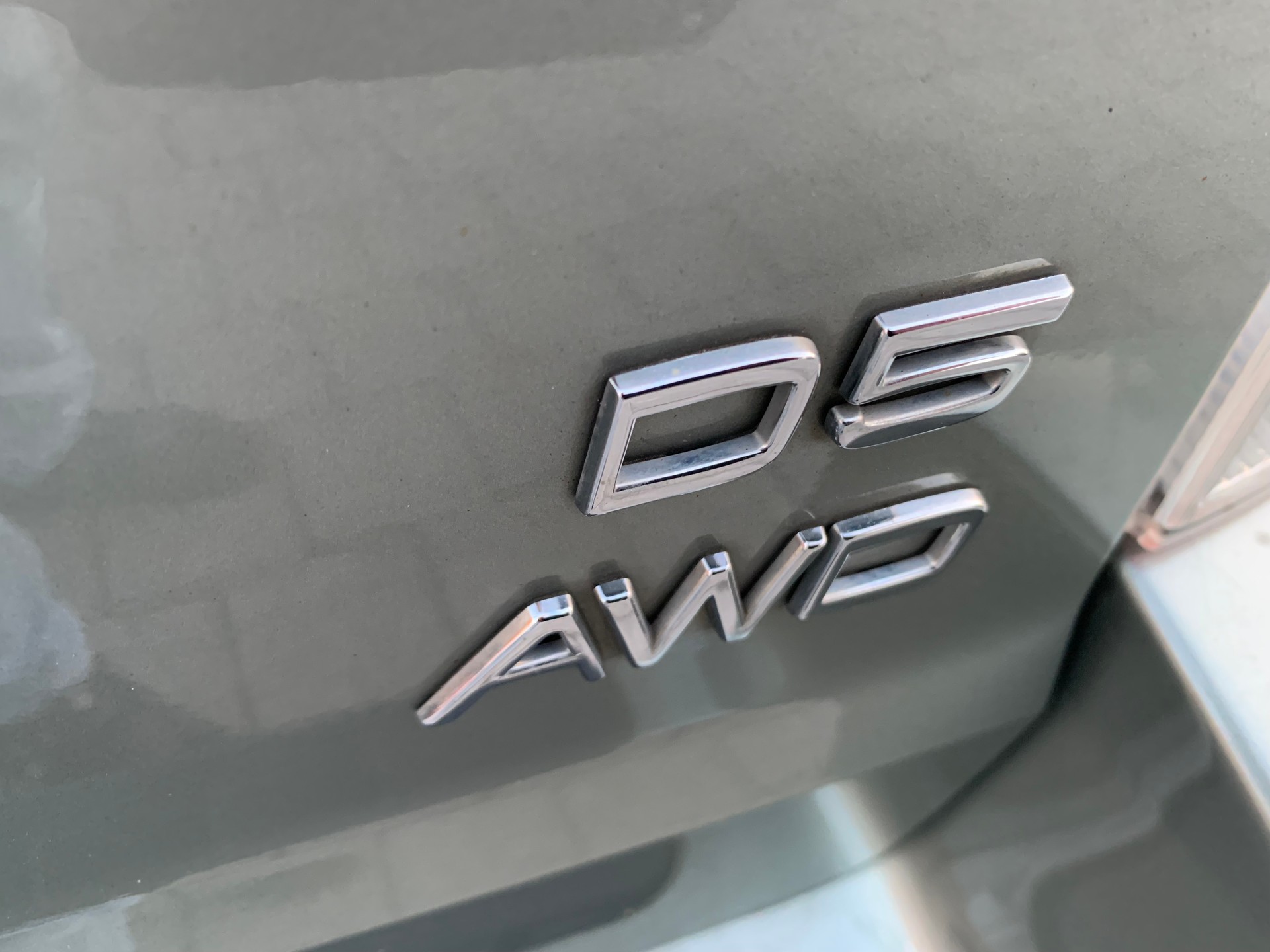VOLVO V70 D5 AWD Momentum-image-6