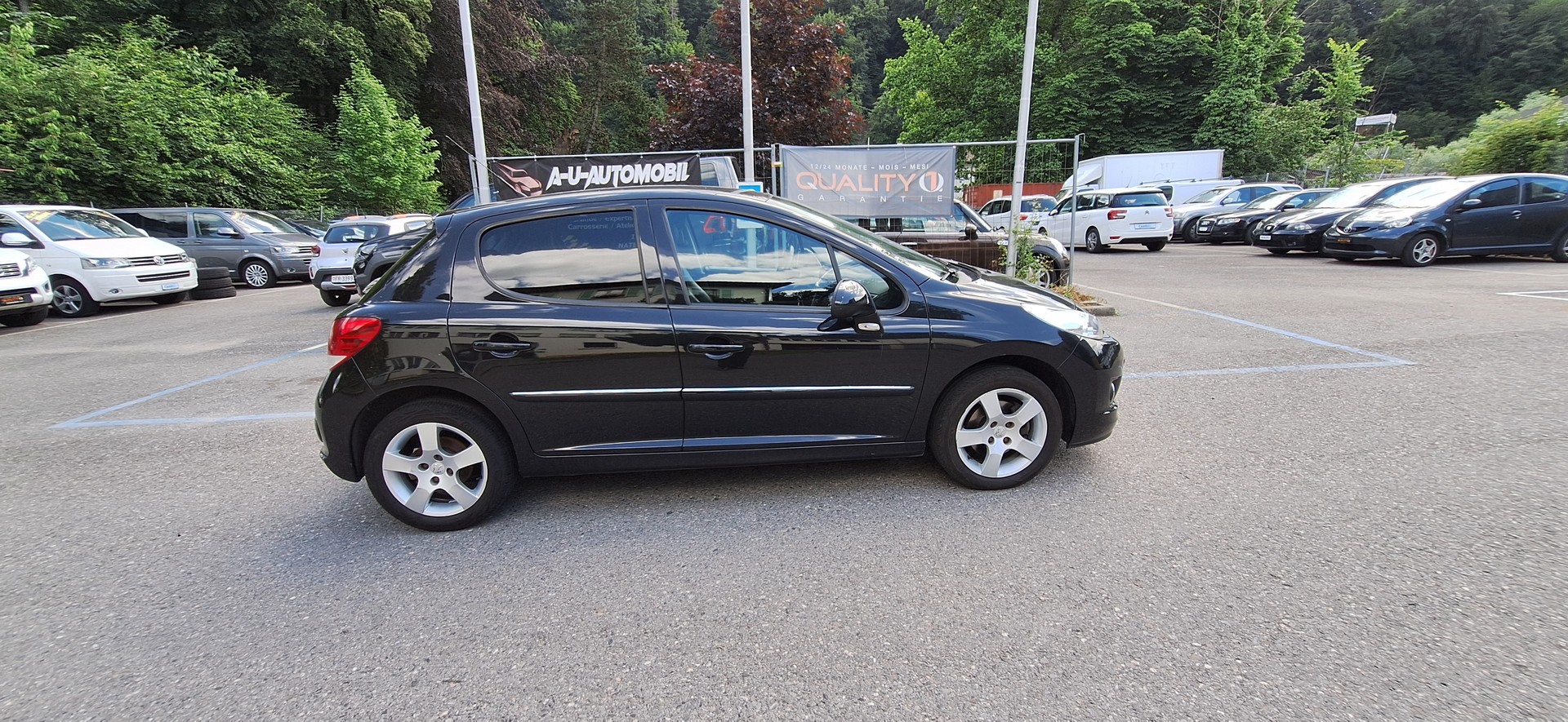 PEUGEOT 207 1.6 16V Swiss Edition-image-6