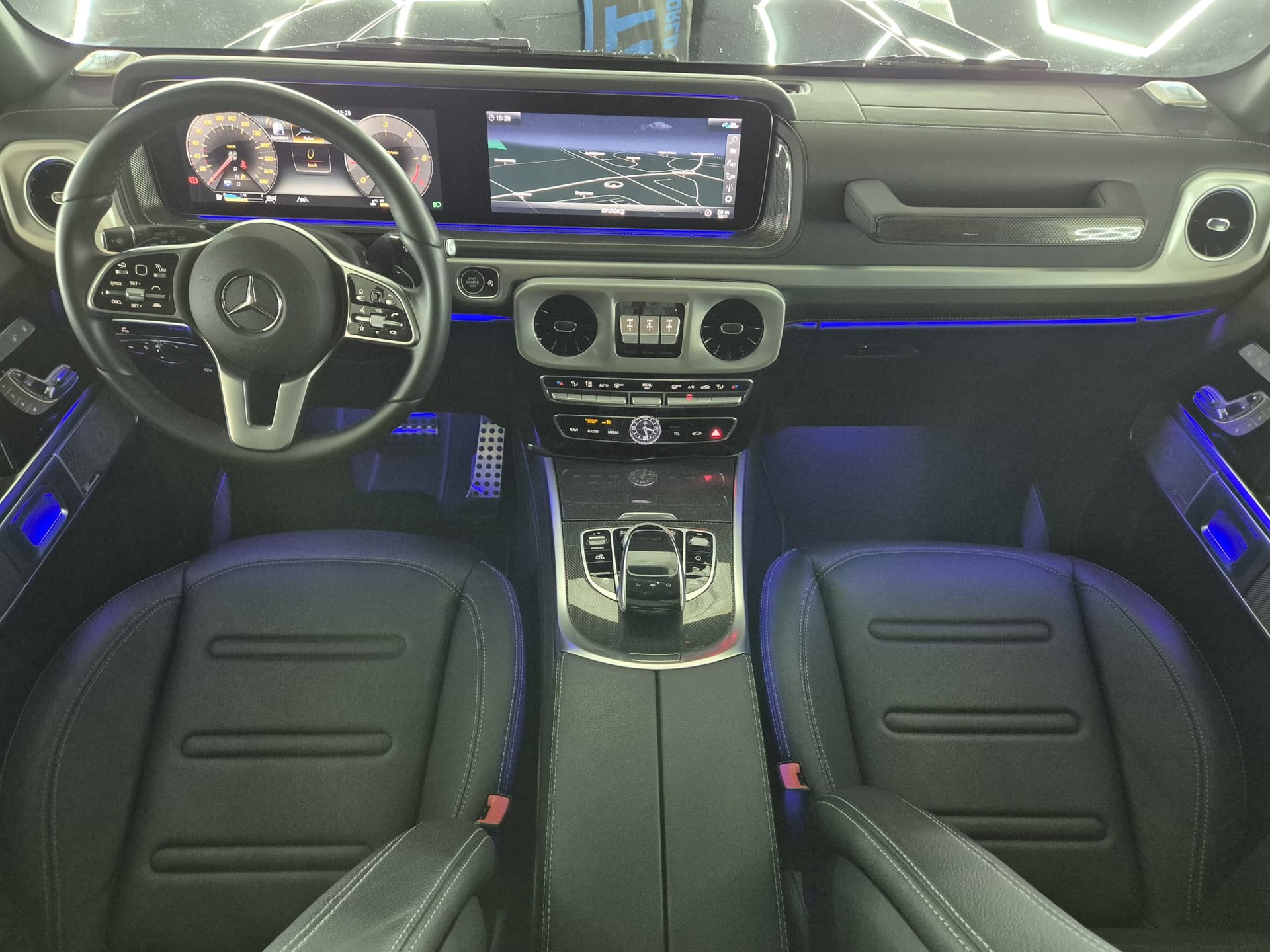 MERCEDES-BENZ G 400 d AMG Line 9G-Tronic-image-34
