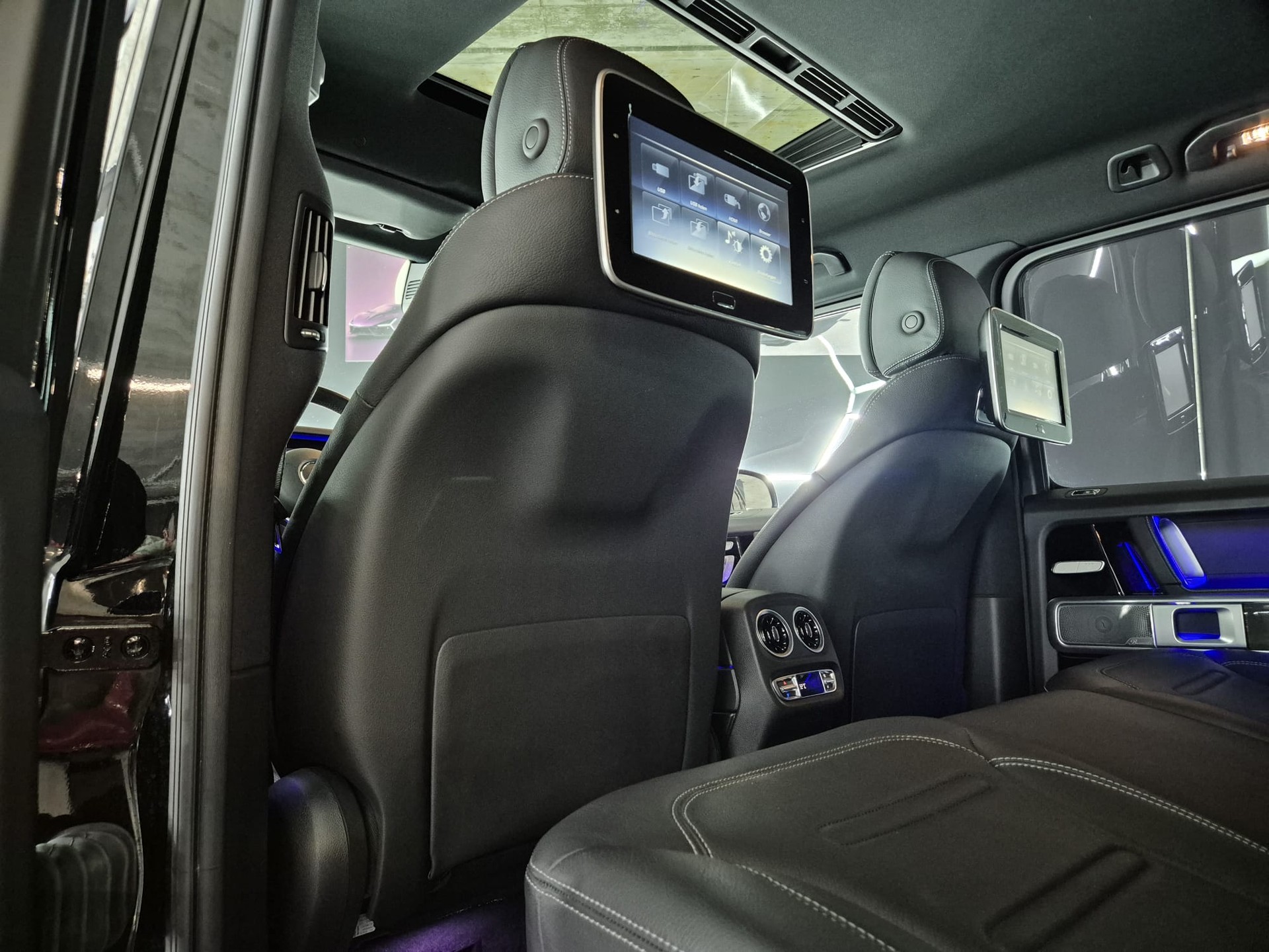 MERCEDES-BENZ G 400 d AMG Line 9G-Tronic-image-19