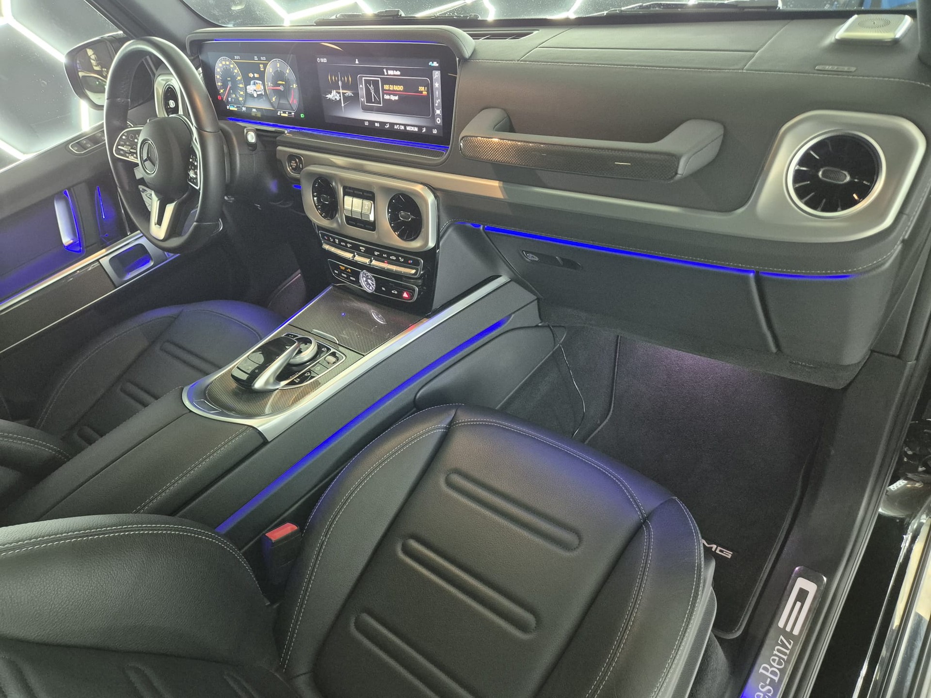 MERCEDES-BENZ G 400 d AMG Line 9G-Tronic-image-31
