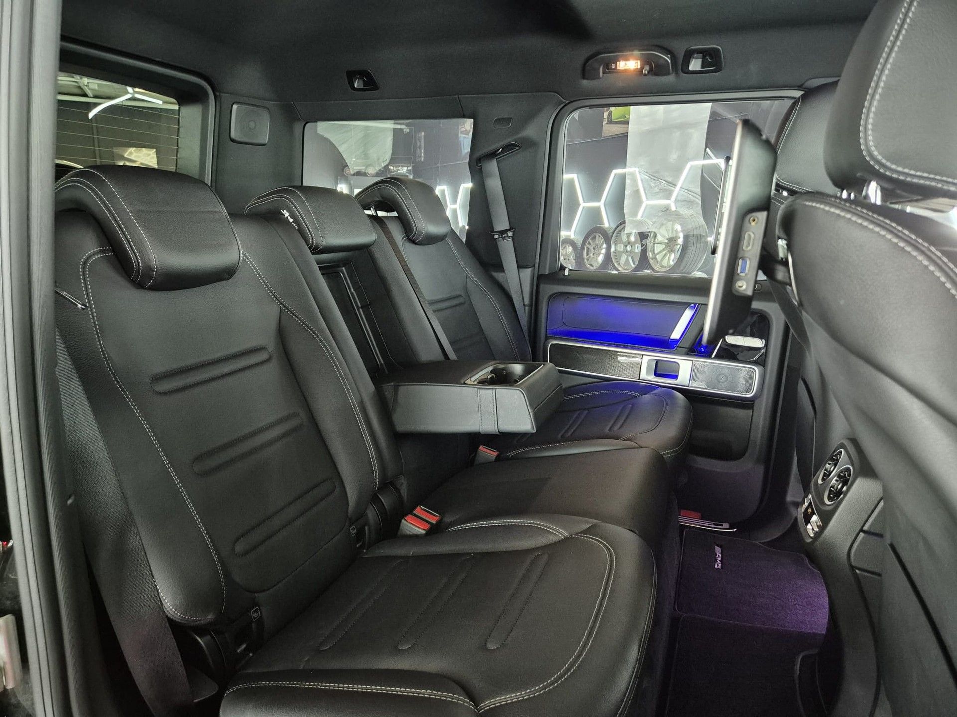 MERCEDES-BENZ G 400 d AMG Line 9G-Tronic-image-27