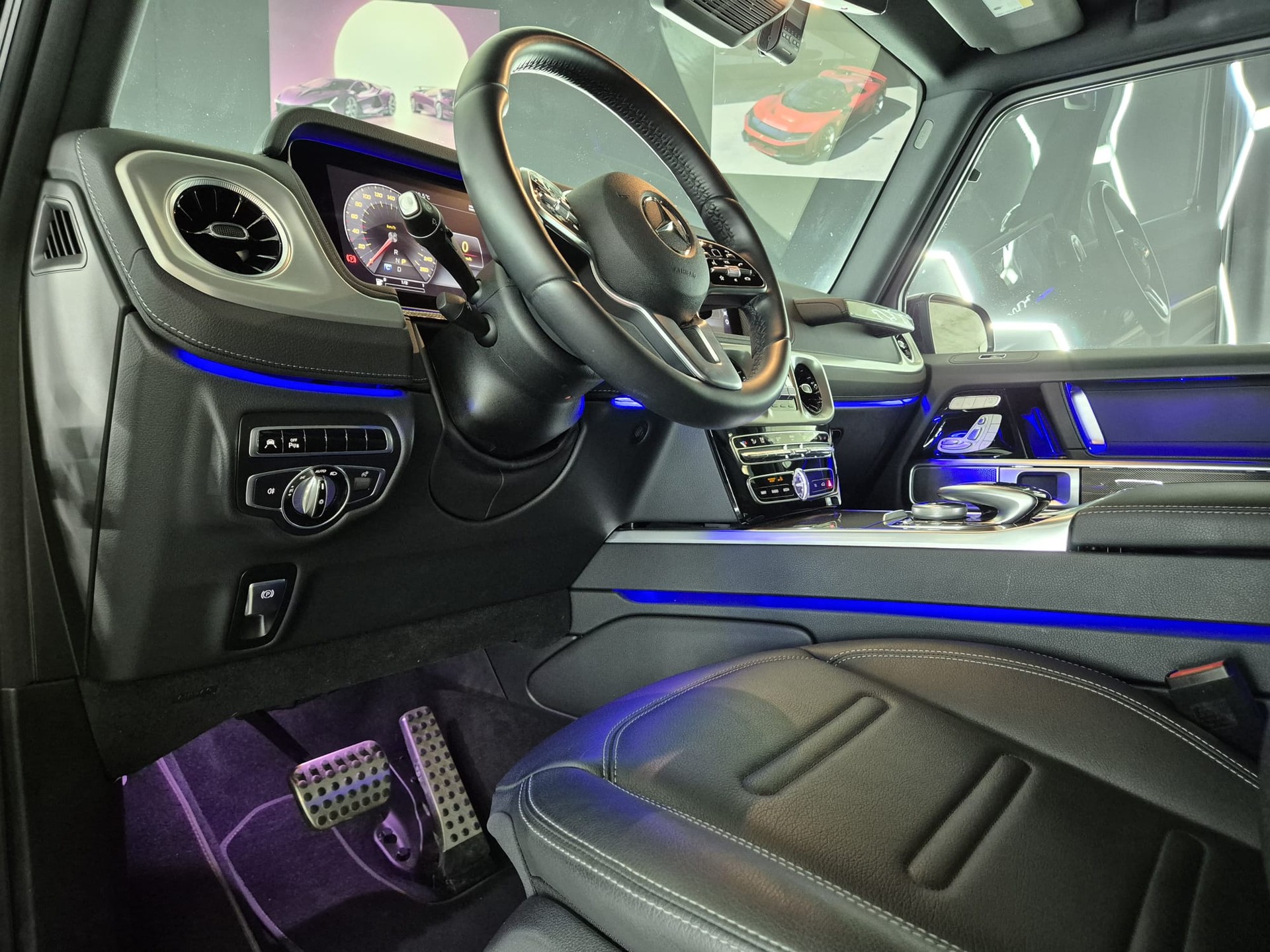 MERCEDES-BENZ G 400 d AMG Line 9G-Tronic-image-16