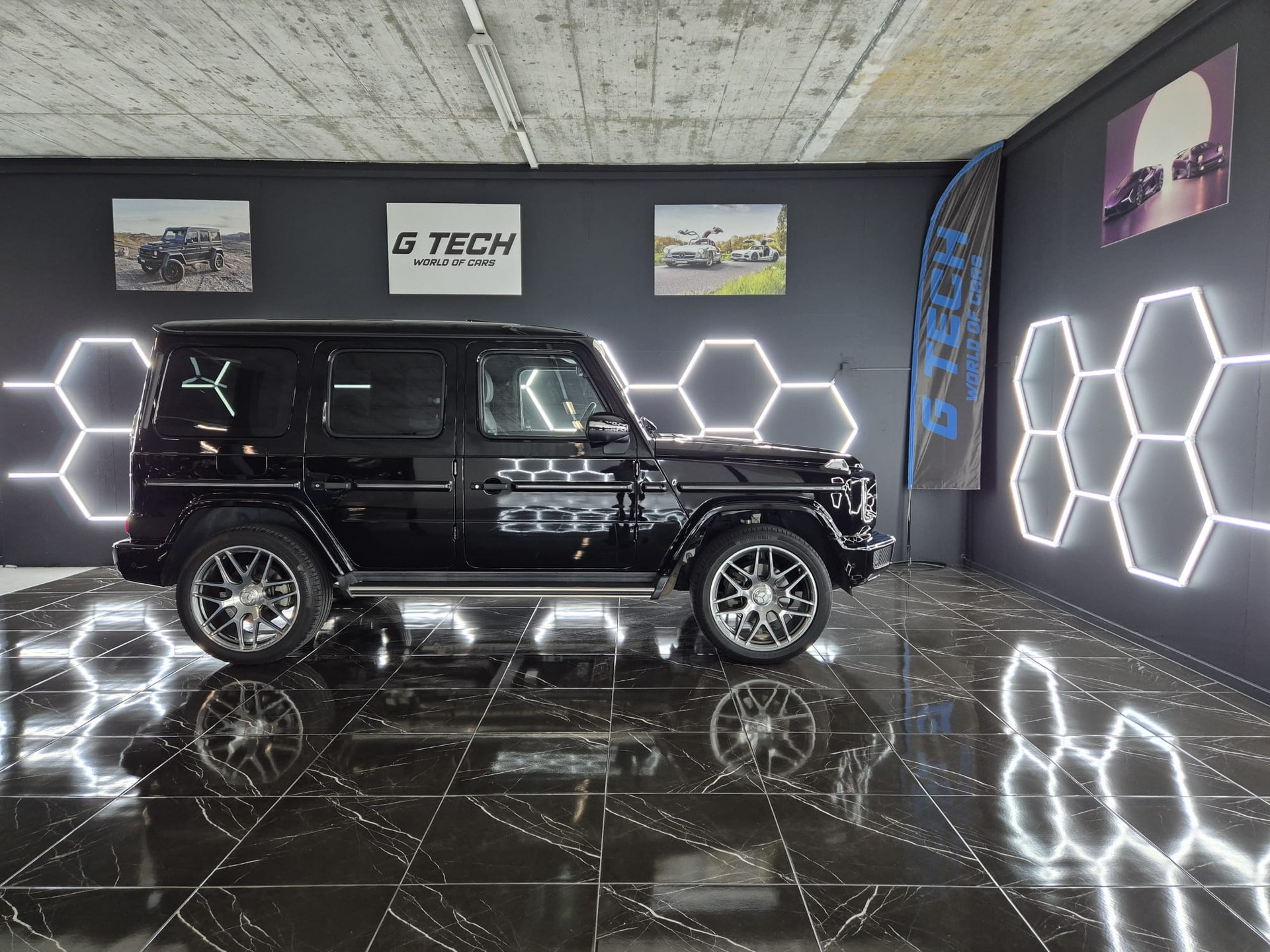 MERCEDES-BENZ G 400 d AMG Line 9G-Tronic-image-4
