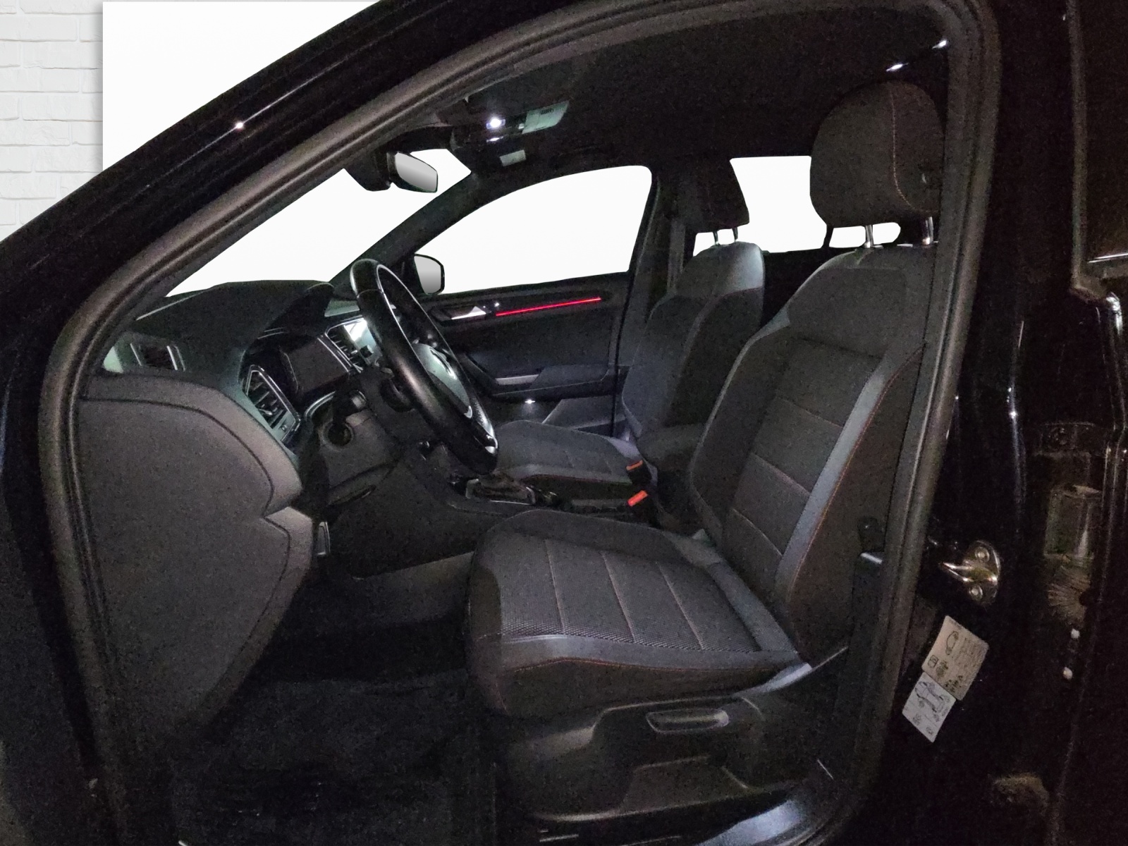 VW T-Roc 2.0 TSI Sport DSG 4Motion-image-4