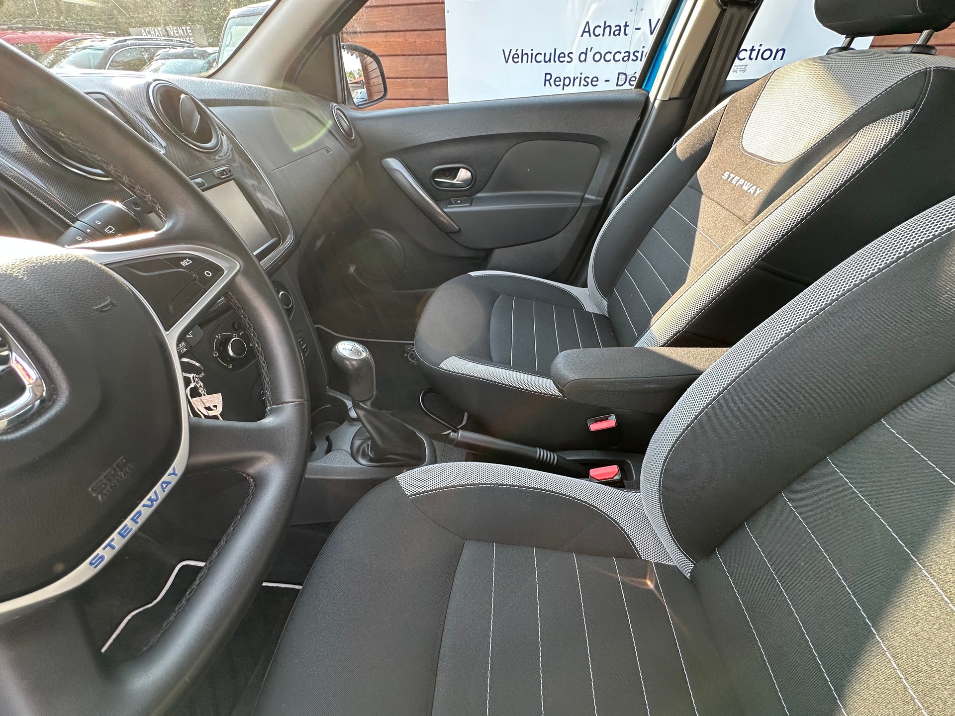DACIA Sandero 0.9 Lauréate-image-18