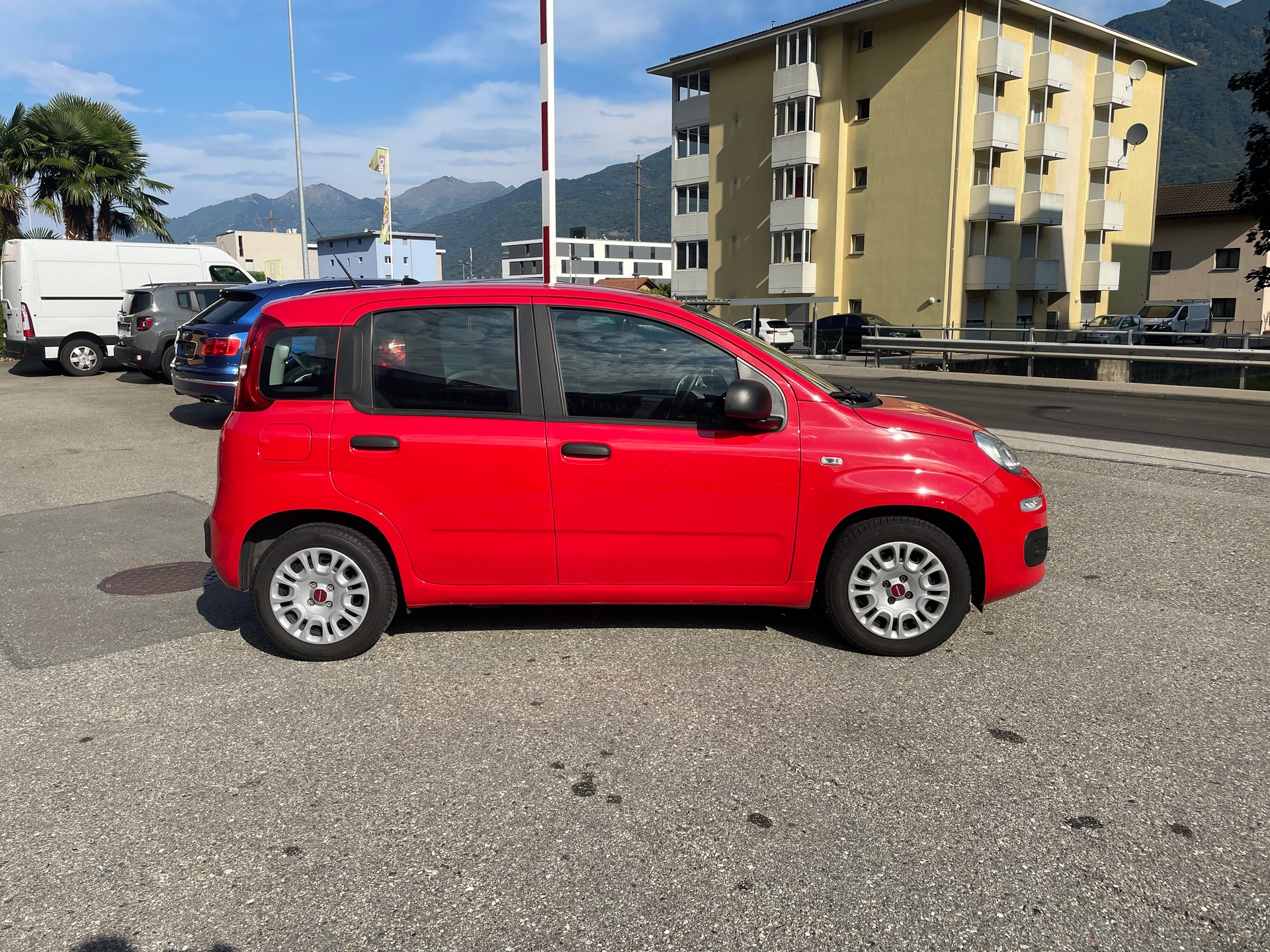 FIAT Panda 1.0 MHEV RED-image-8