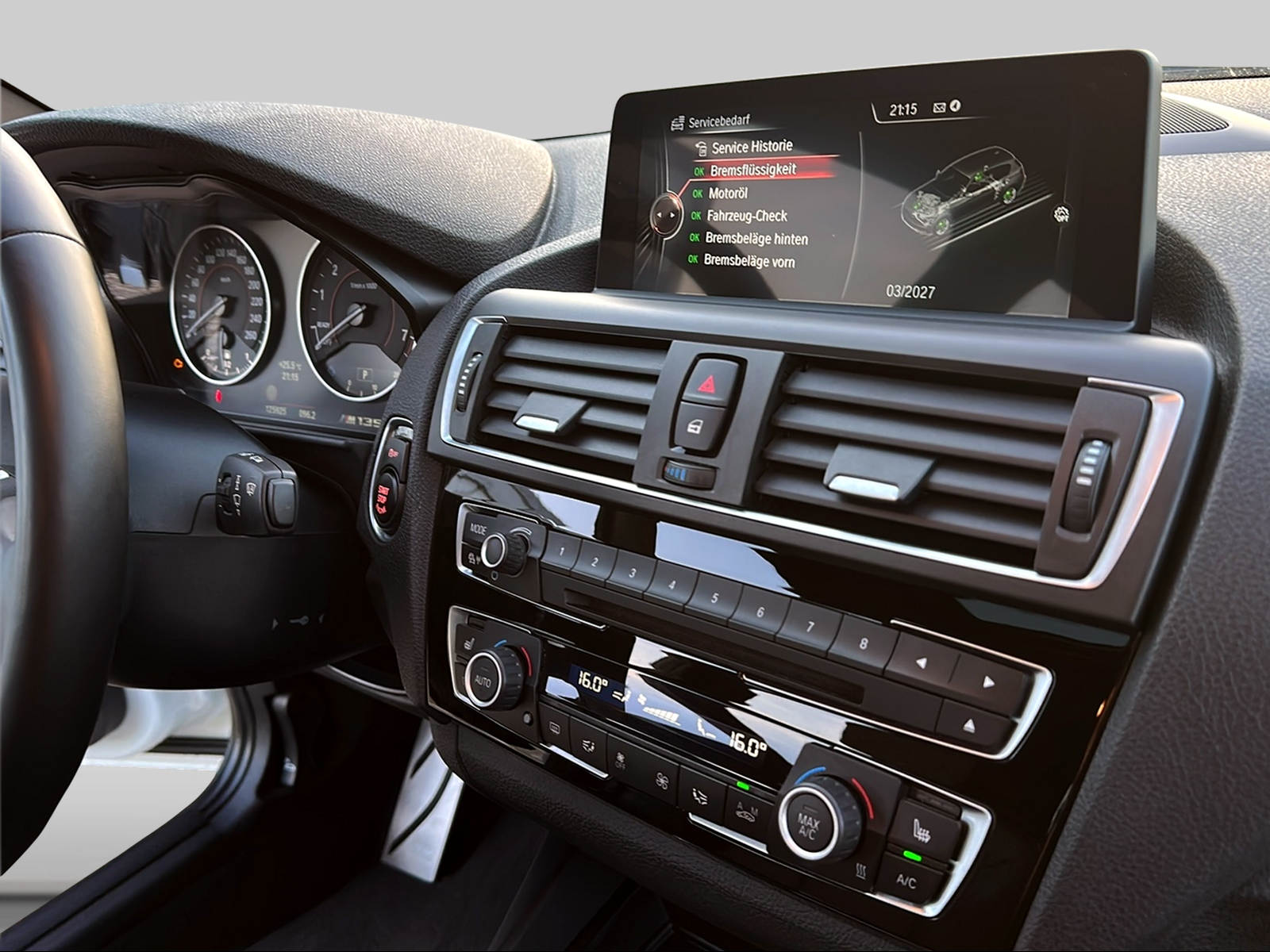 BMW M135i xDrive Steptronic-image-15