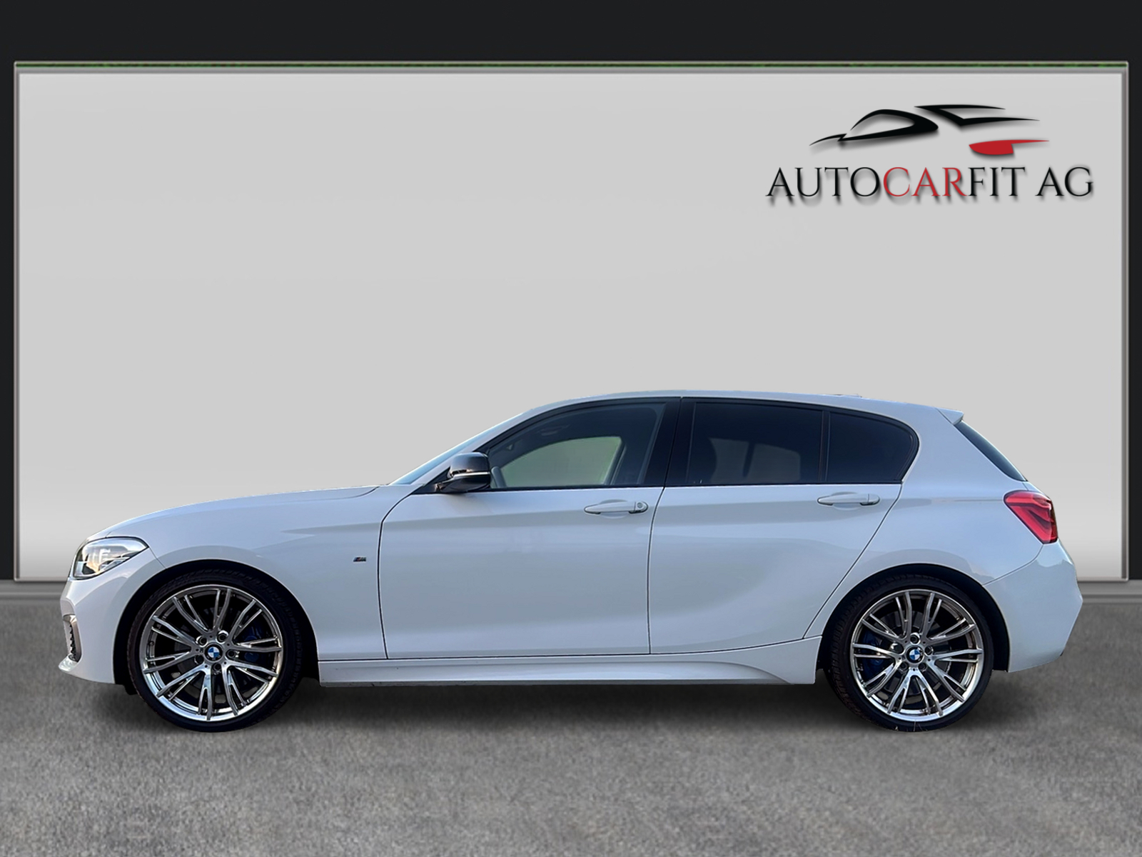 BMW M135i xDrive Steptronic-image-2