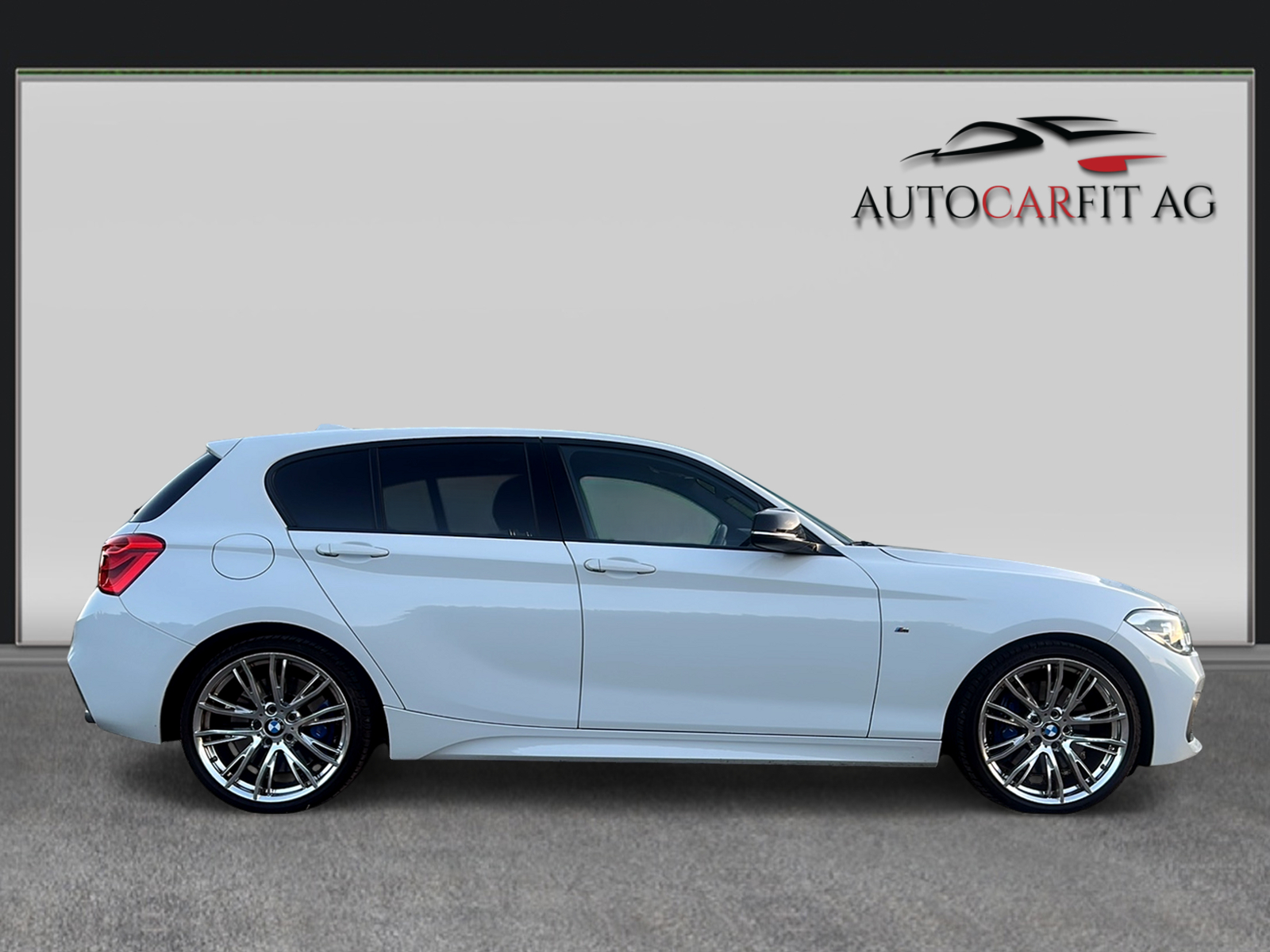 BMW M135i xDrive Steptronic-image-8