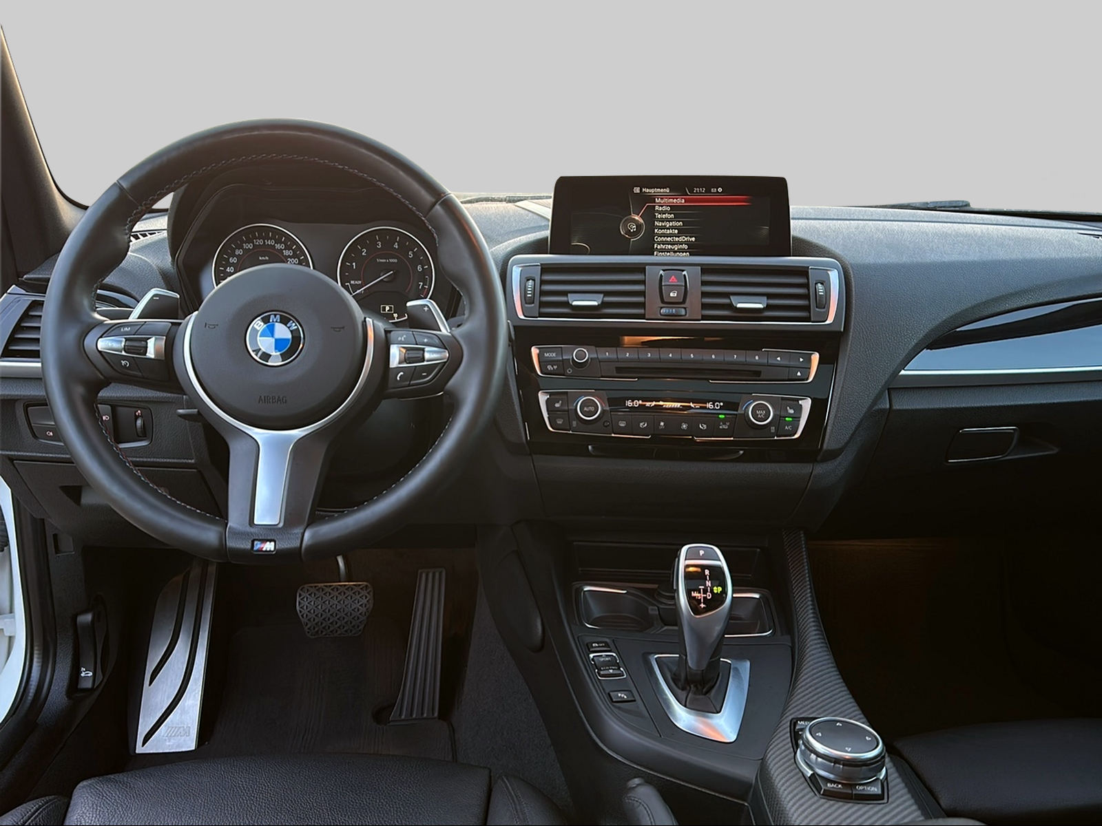 BMW M135i xDrive Steptronic-image-12