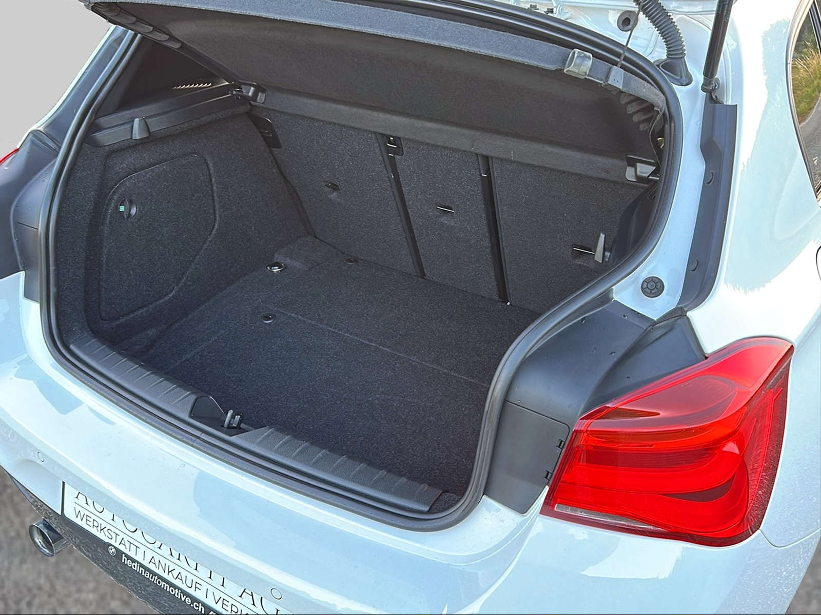 BMW M135i xDrive Steptronic-image-7