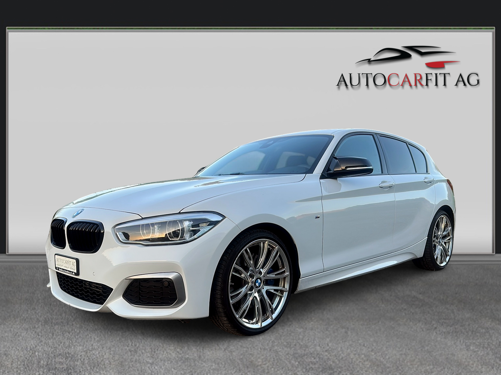 BMW M135i xDrive Steptronic-image-0